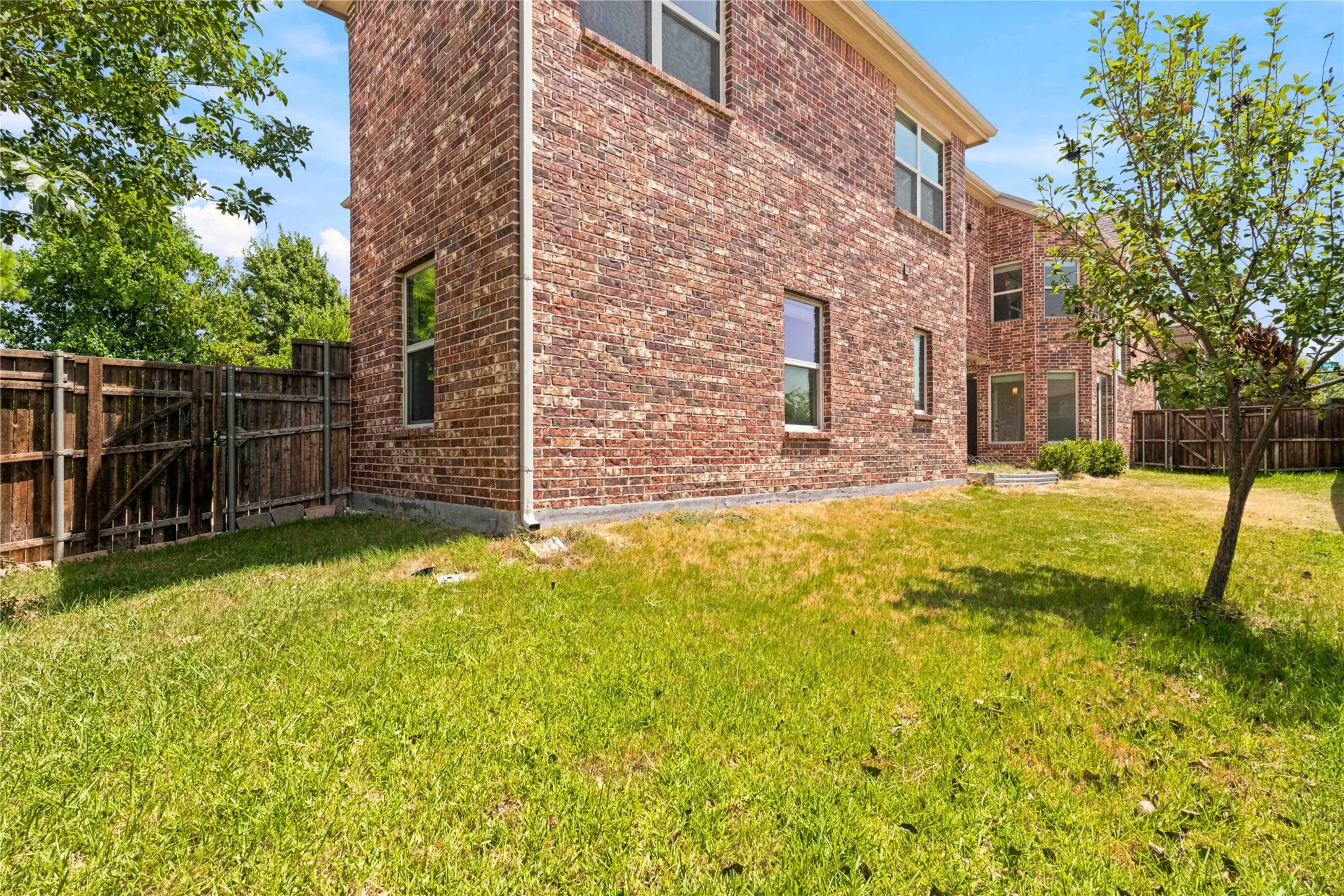 Single Family Residence For Rent in Collin County , 4524 Del Rey Avenue, Mc Kinney, Texas 75070, 4 Bedroom, 3 Bathroom, 2 Garage spaces, 3,454 Sqft, built in 2017, mls#21361205, Real Estate Agent in Mc Kinney, Homes For Rent in Collin county, Homes For Rent in Mc Kinney, Realtor in Mc Kinney Texas, Real Estate Brokerage Independent Realty Texas, Luminita Cordes Realtor