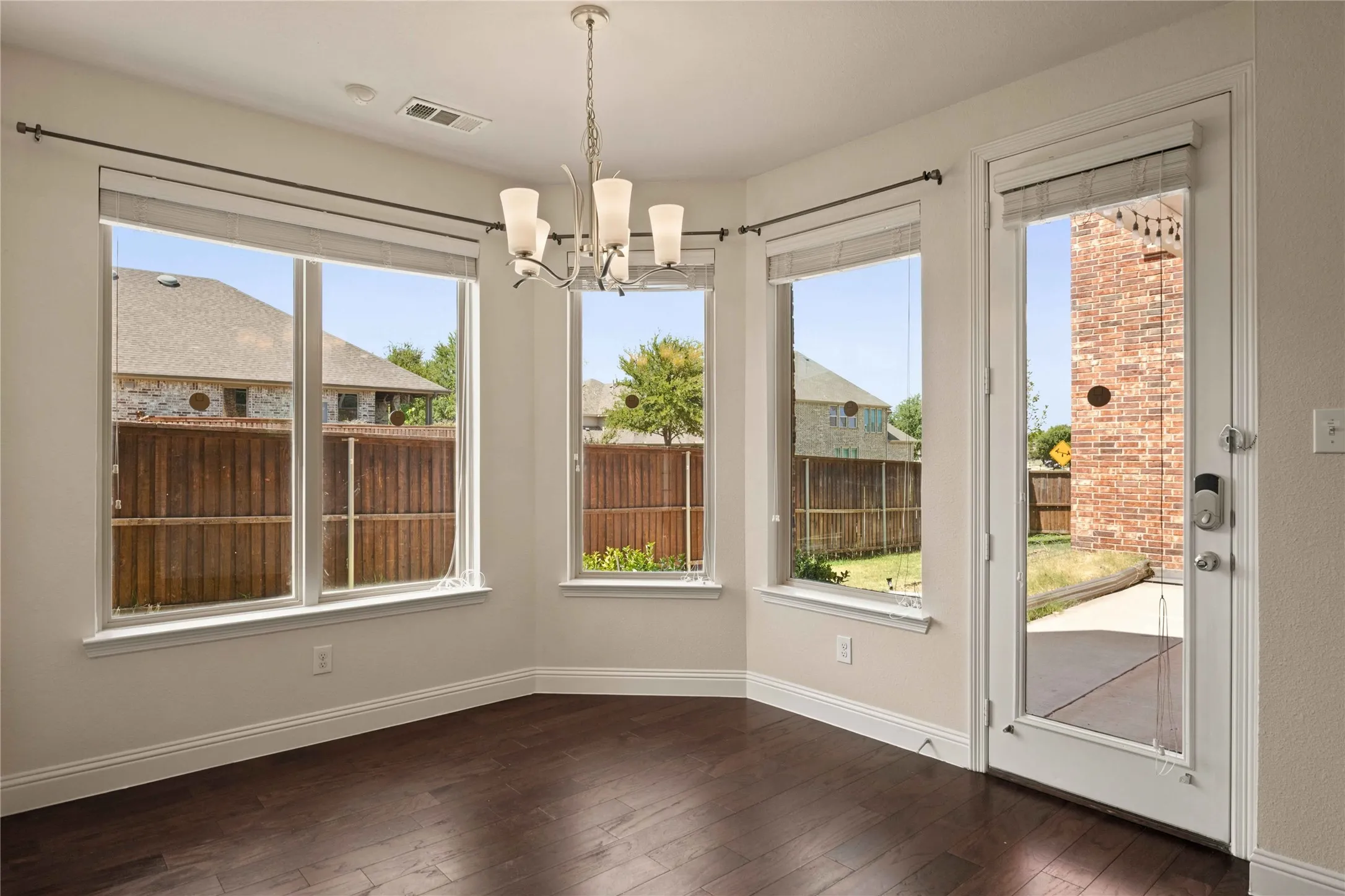 Single Family Residence For Rent in Collin County , 4524 Del Rey Avenue, Mc Kinney, Texas 75070, 4 Bedroom, 3 Bathroom, 2 Garage spaces, 3,454 Sqft, built in 2017, mls#21361205, Real Estate Agent in Mc Kinney, Homes For Rent in Collin county, Homes For Rent in Mc Kinney, Realtor in Mc Kinney Texas, Real Estate Brokerage Independent Realty Texas, Luminita Cordes Realtor