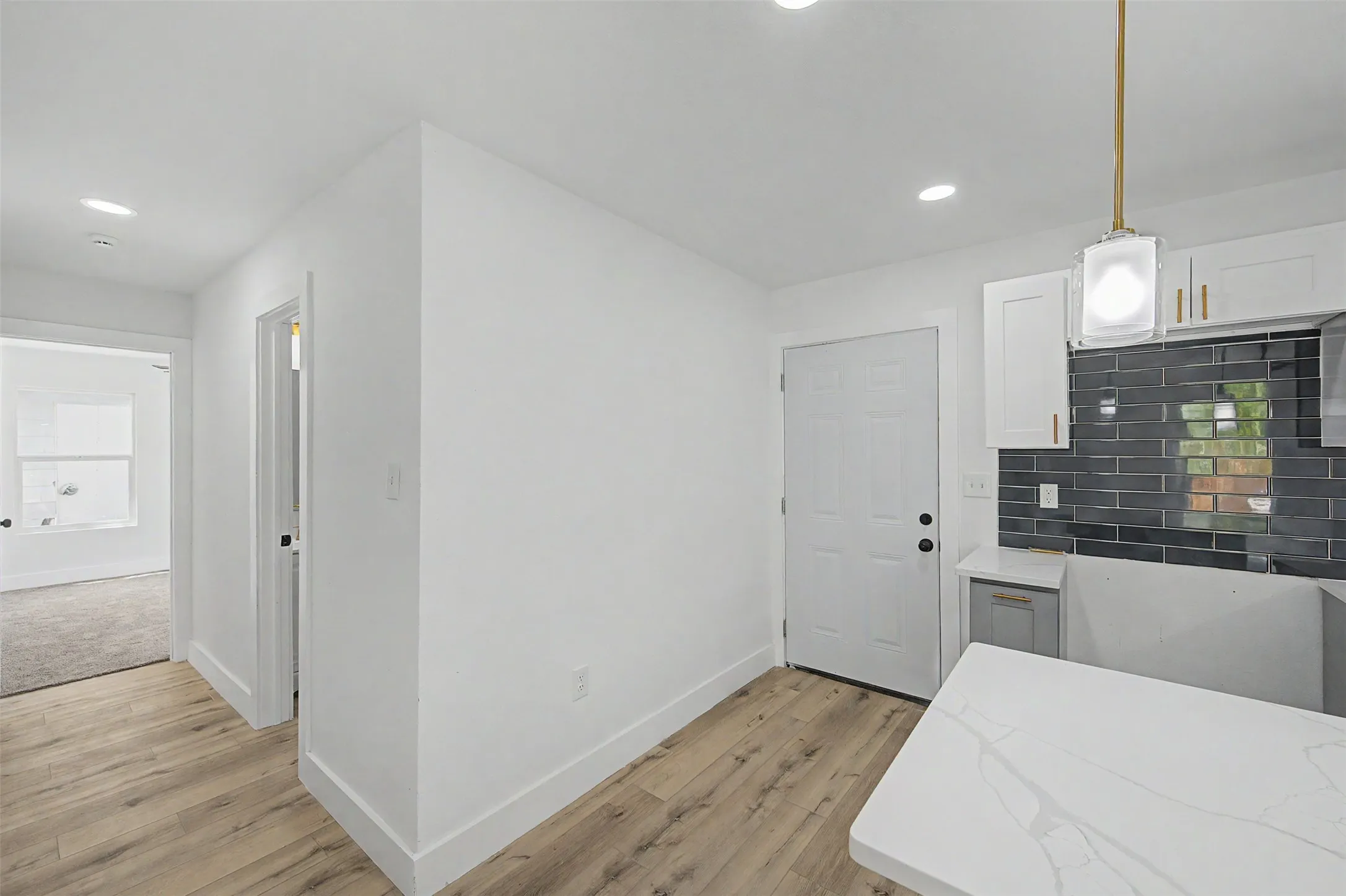 Single Family Residence For Sale in Tarrant County , 2841 Langston Street, Fort Worth, Texas 76105, 3 Bedroom, 2 Bathroom, Garage spaces, 1,042 Sqft, built in 1953, mls#21361207, Real Estate Agent in Fort Worth, Homes For Sale in Tarrant county, Homes For Sale in Fort Worth, Realtor in Fort Worth Texas, Real Estate Brokerage Independent Realty Texas, Luminita Cordes Realtor