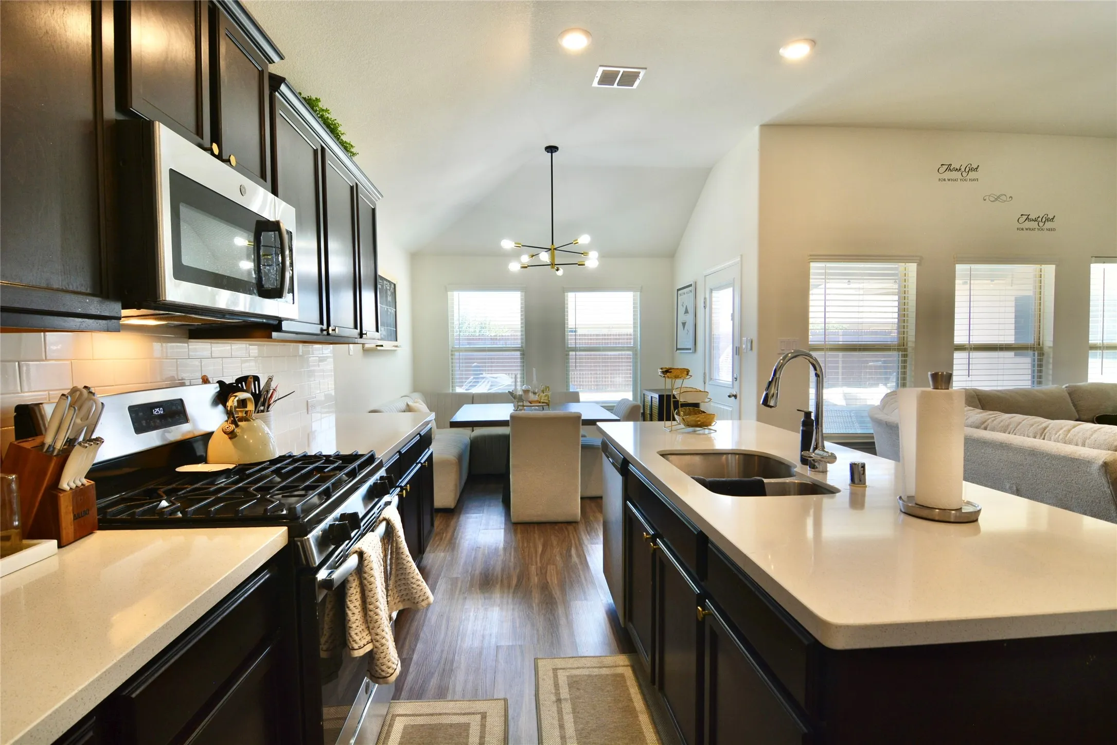 Single Family Residence For Sale in Denton County , 465 Pollyann Trail, Fort Worth, Texas 76052, 3 Bedroom, 2 Bathroom, 2 Garage spaces, 1,509 Sqft, built in 2019, mls#21361210, Real Estate Agent in Fort Worth, Homes For Sale in Denton county, Homes For Sale in Fort Worth, Realtor in Fort Worth Texas, Real Estate Brokerage Independent Realty Texas, Luminita Cordes Realtor