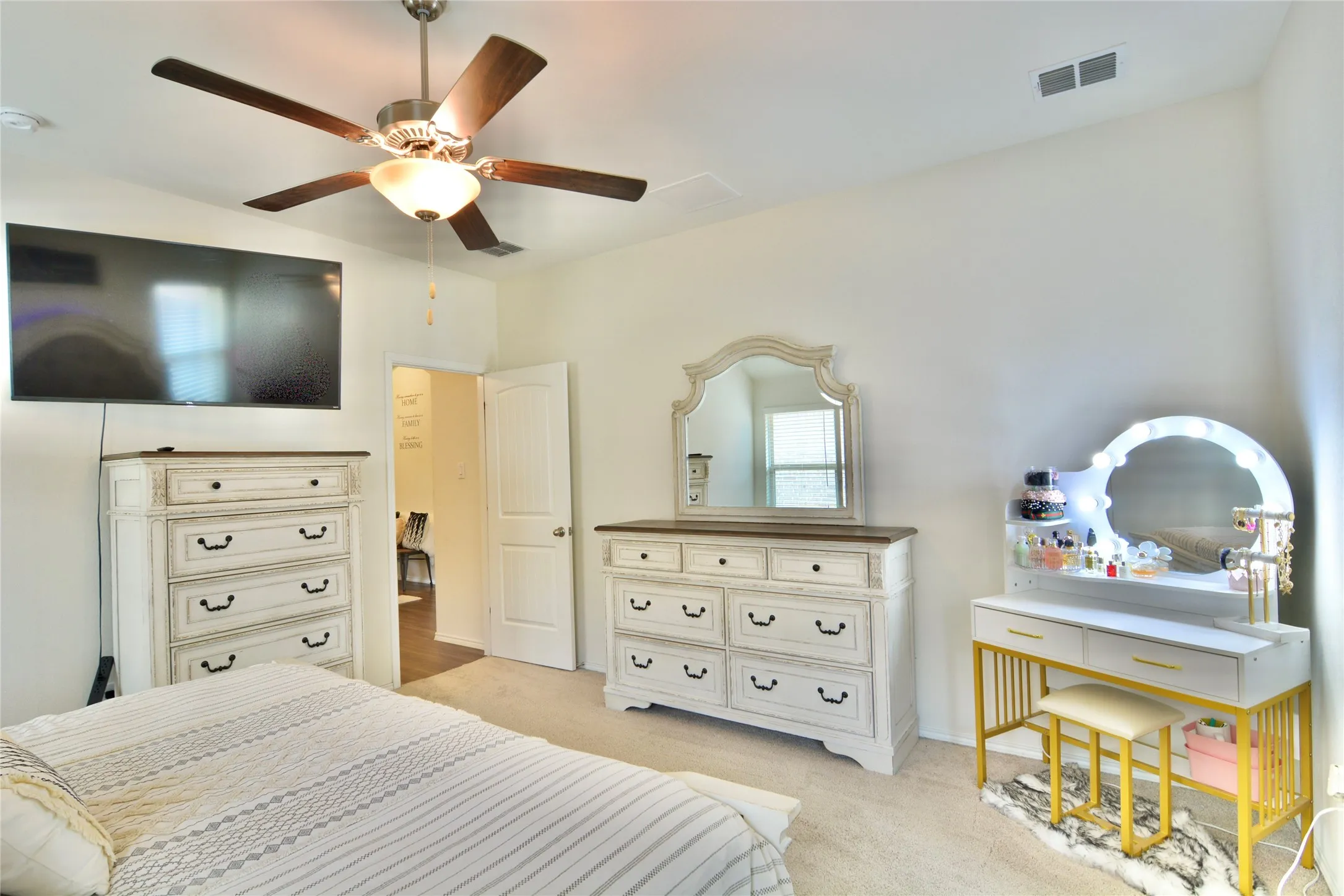 Single Family Residence For Sale in Denton County , 465 Pollyann Trail, Fort Worth, Texas 76052, 3 Bedroom, 2 Bathroom, 2 Garage spaces, 1,509 Sqft, built in 2019, mls#21361210, Real Estate Agent in Fort Worth, Homes For Sale in Denton county, Homes For Sale in Fort Worth, Realtor in Fort Worth Texas, Real Estate Brokerage Independent Realty Texas, Luminita Cordes Realtor