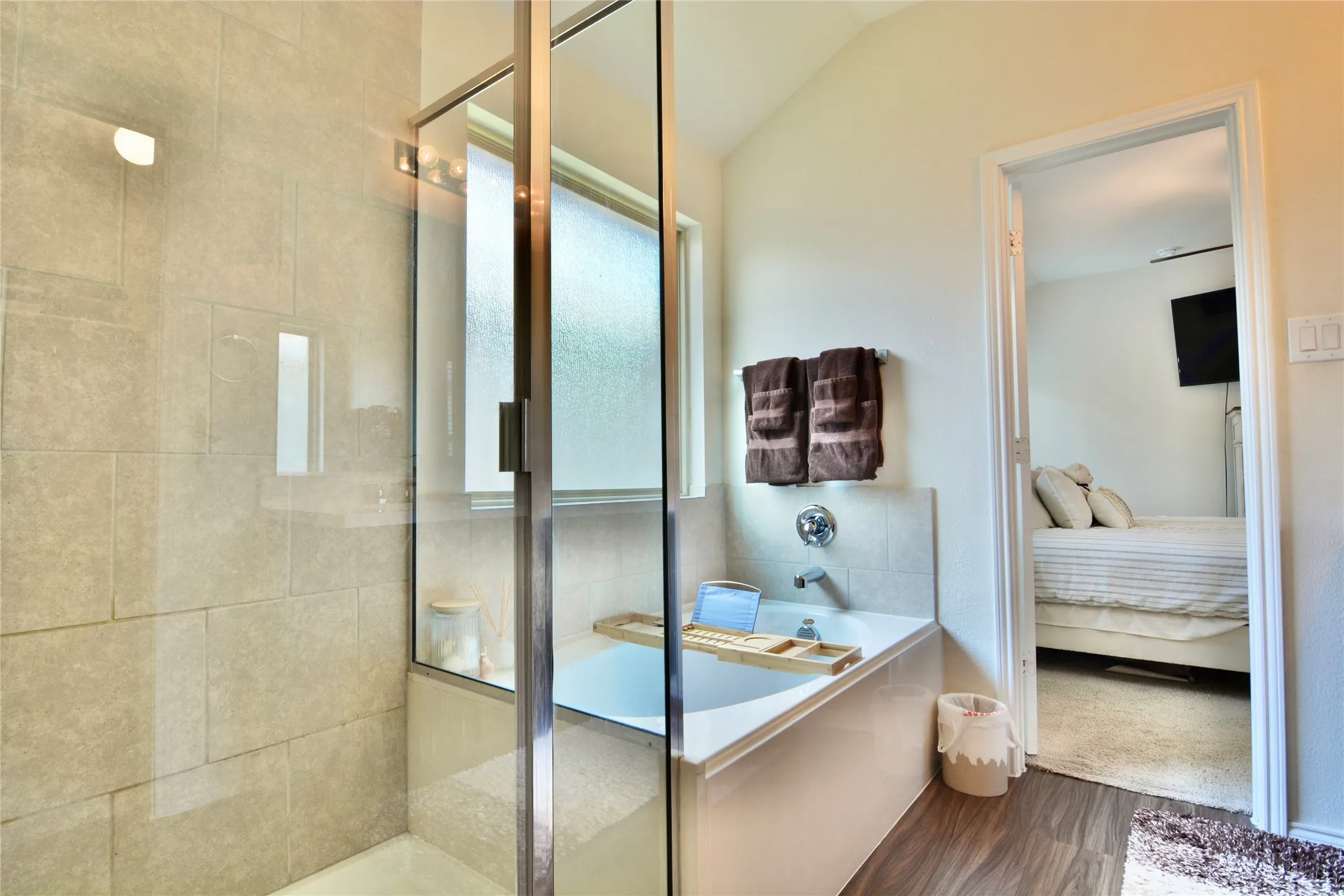 Garden tub & separate enclosed shower