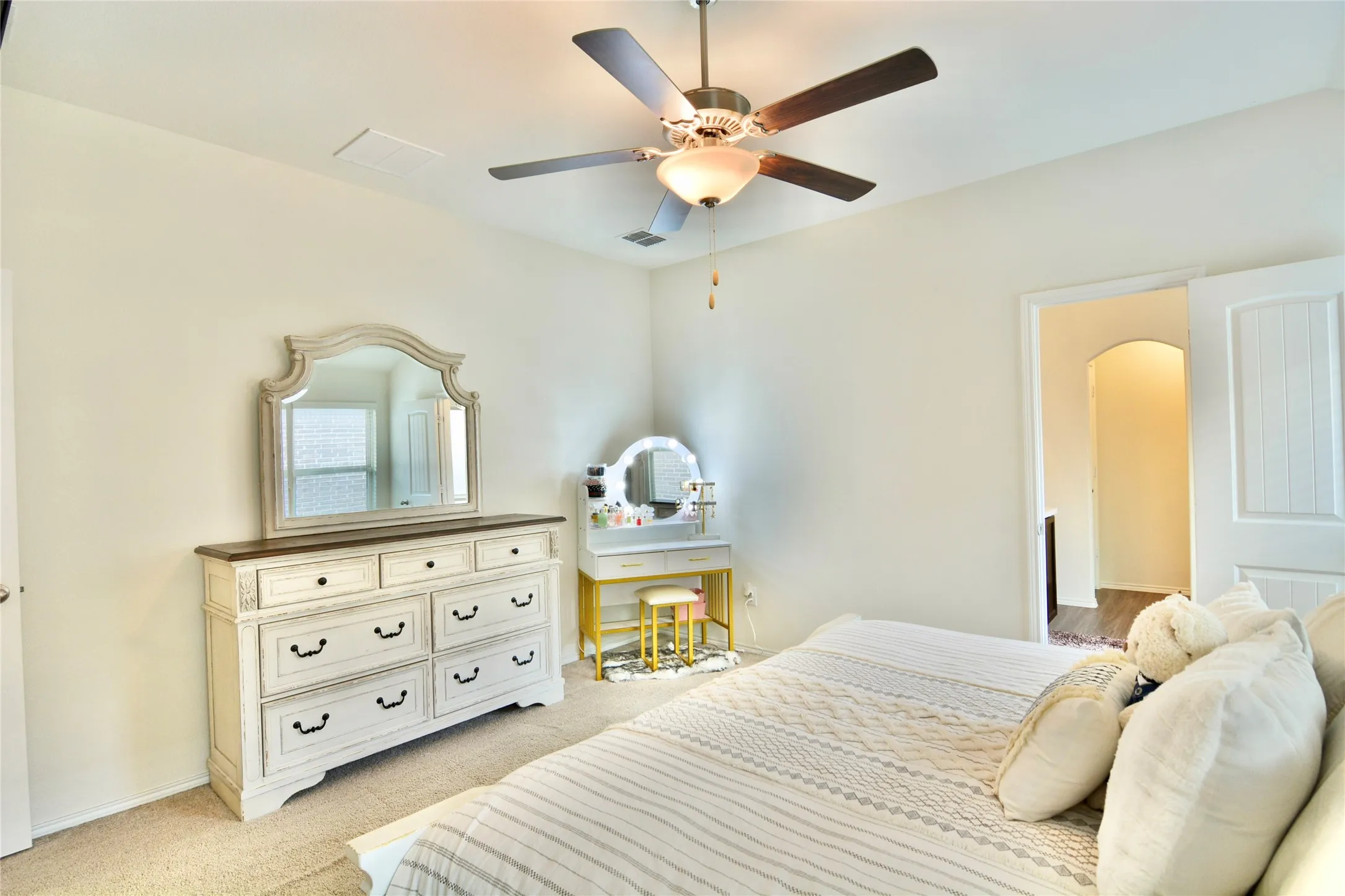 Single Family Residence For Sale in Denton County , 465 Pollyann Trail, Fort Worth, Texas 76052, 3 Bedroom, 2 Bathroom, 2 Garage spaces, 1,509 Sqft, built in 2019, mls#21361210, Real Estate Agent in Fort Worth, Homes For Sale in Denton county, Homes For Sale in Fort Worth, Realtor in Fort Worth Texas, Real Estate Brokerage Independent Realty Texas, Luminita Cordes Realtor