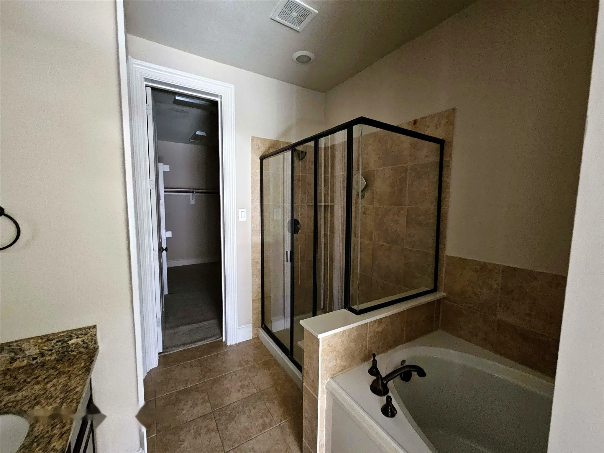 Condominium For Sale in Dallas County , 627 Senda 58, Irving, Texas 75039, 3 Bedroom, 4 Bathroom, 2 Garage spaces, 2,107 Sqft, built in 2007, mls#21361211, Real Estate Agent in Irving, Homes For Sale in Dallas county, Homes For Sale in Irving, Realtor in Irving Texas, Real Estate Brokerage Independent Realty Texas, Luminita Cordes Realtor