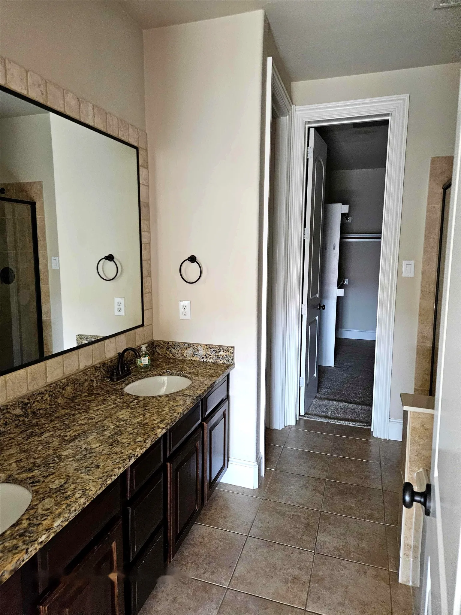 Condominium For Sale in Dallas County , 627 Senda 58, Irving, Texas 75039, 3 Bedroom, 4 Bathroom, 2 Garage spaces, 2,107 Sqft, built in 2007, mls#21361211, Real Estate Agent in Irving, Homes For Sale in Dallas county, Homes For Sale in Irving, Realtor in Irving Texas, Real Estate Brokerage Independent Realty Texas, Luminita Cordes Realtor