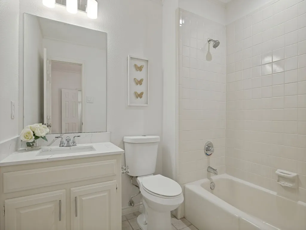 En-suite Bathroom in bedroom #4.