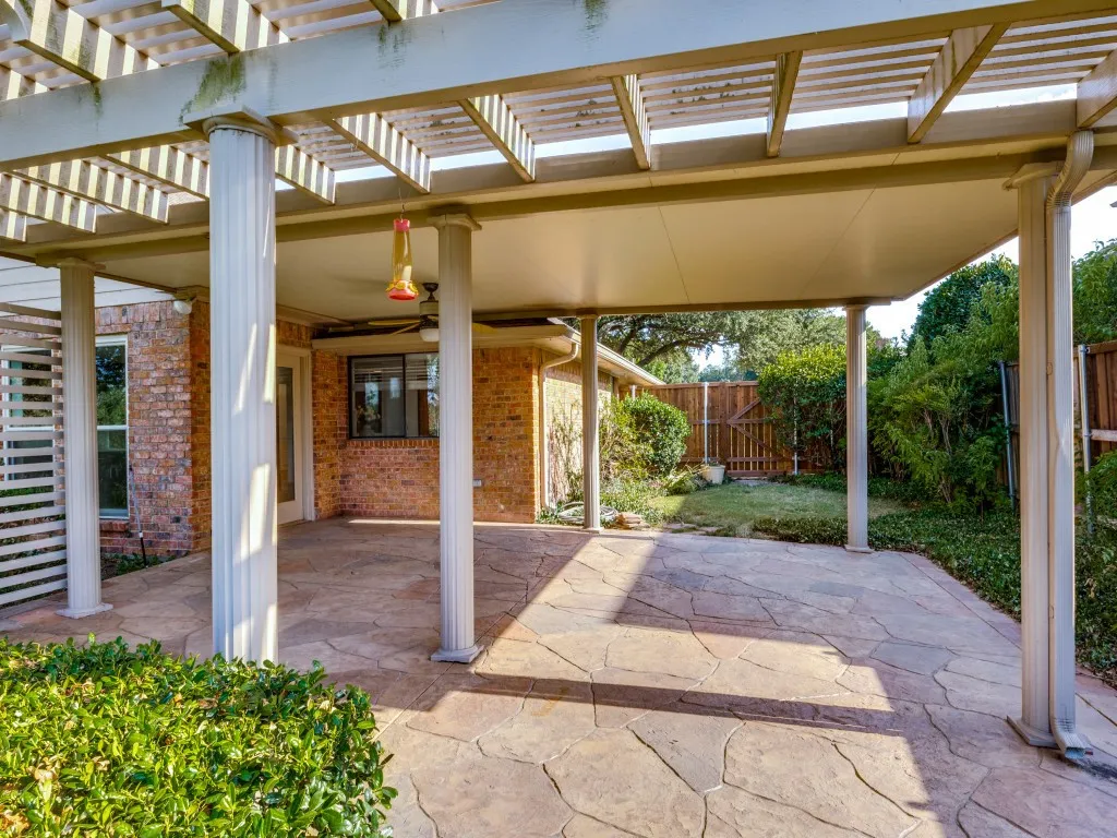 Single Family Residence For Sale in Dallas County , 1901 Ridge Creek Drive, Richardson, Texas 75082, 4 Bedroom, 3 Bathroom, 2 Garage spaces, 2,603 Sqft, built in 1986, mls#21361188, Real Estate Agent in Richardson, Homes For Sale in Dallas county, Homes For Sale in Richardson, Realtor in Richardson Texas, Real Estate Brokerage Independent Realty Texas, Luminita Cordes Realtor