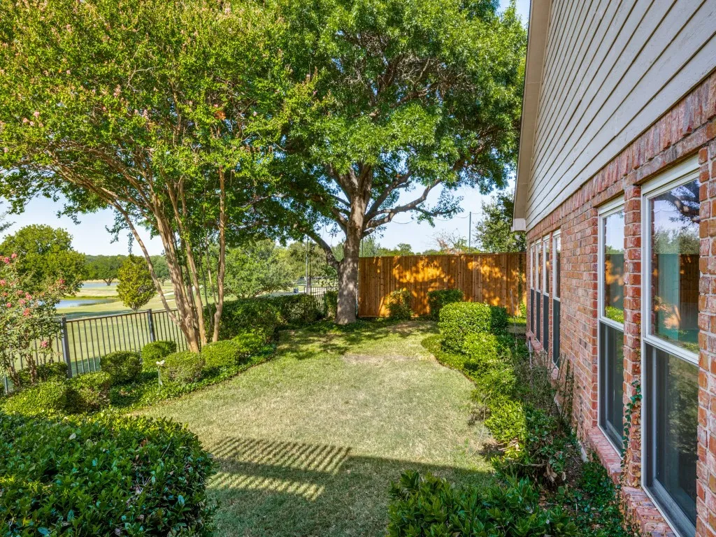 Single Family Residence For Sale in Dallas County , 1901 Ridge Creek Drive, Richardson, Texas 75082, 4 Bedroom, 3 Bathroom, 2 Garage spaces, 2,603 Sqft, built in 1986, mls#21361188, Real Estate Agent in Richardson, Homes For Sale in Dallas county, Homes For Sale in Richardson, Realtor in Richardson Texas, Real Estate Brokerage Independent Realty Texas, Luminita Cordes Realtor