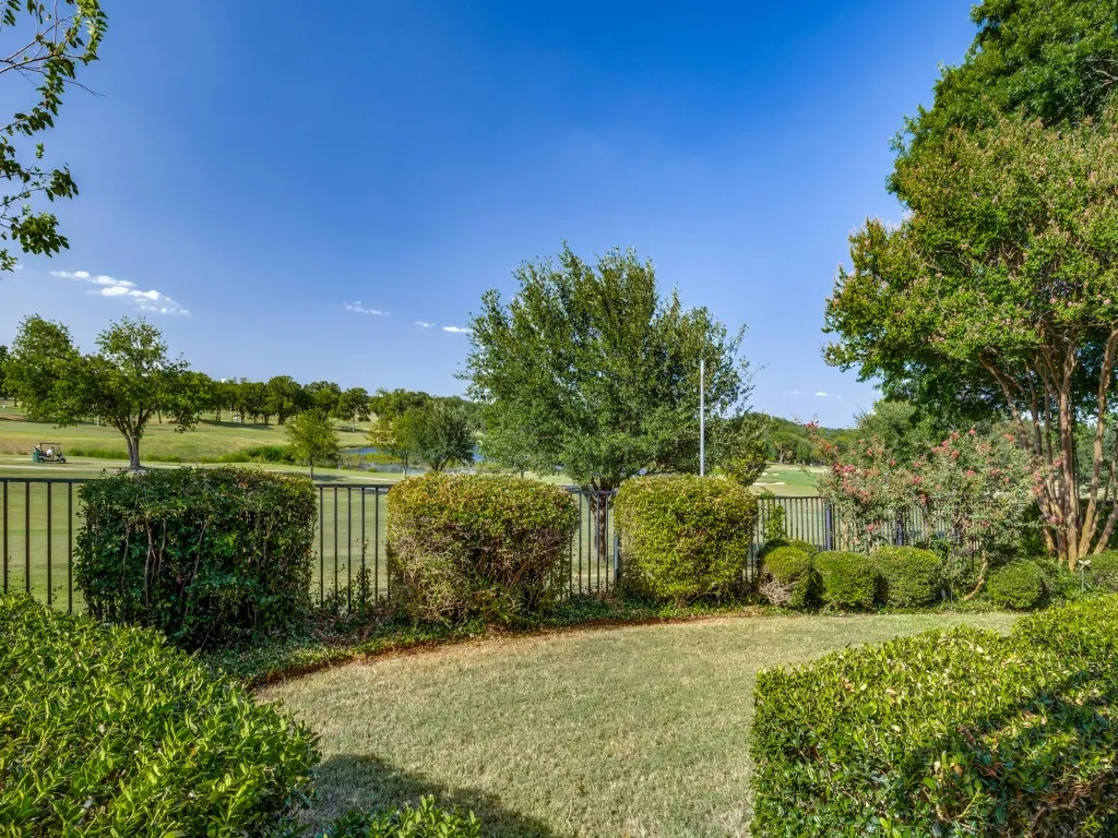 Single Family Residence For Sale in Dallas County , 1901 Ridge Creek Drive, Richardson, Texas 75082, 4 Bedroom, 3 Bathroom, 2 Garage spaces, 2,603 Sqft, built in 1986, mls#21361188, Real Estate Agent in Richardson, Homes For Sale in Dallas county, Homes For Sale in Richardson, Realtor in Richardson Texas, Real Estate Brokerage Independent Realty Texas, Luminita Cordes Realtor
