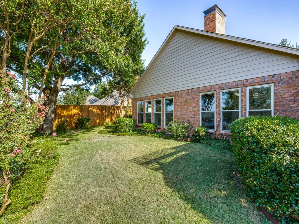Single Family Residence For Sale in Dallas County , 1901 Ridge Creek Drive, Richardson, Texas 75082, 4 Bedroom, 3 Bathroom, 2 Garage spaces, 2,603 Sqft, built in 1986, mls#21361188, Real Estate Agent in Richardson, Homes For Sale in Dallas county, Homes For Sale in Richardson, Realtor in Richardson Texas, Real Estate Brokerage Independent Realty Texas, Luminita Cordes Realtor