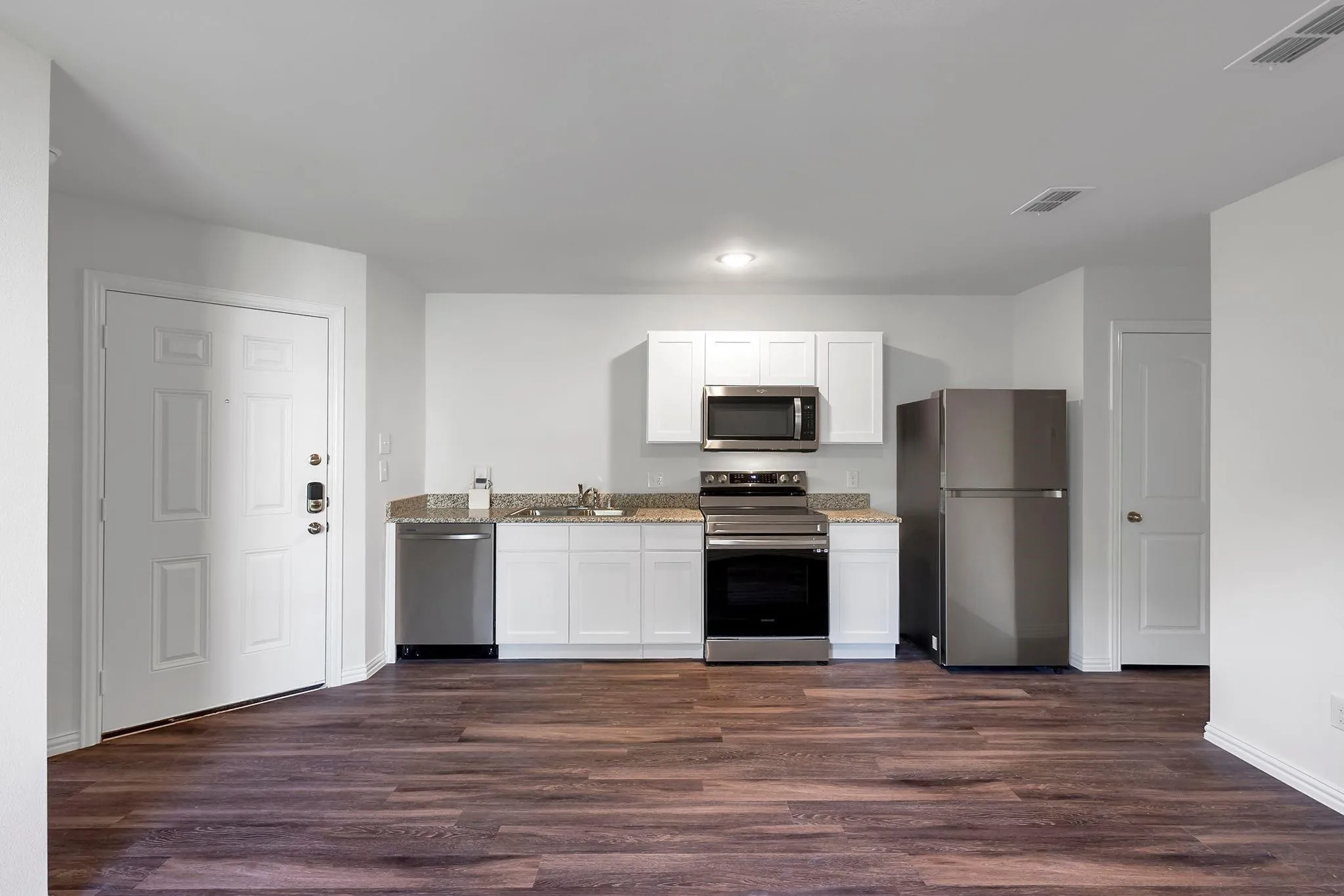 Duplex For Rent in Hopkins County , 625 Whitworth Street B, Sulphur Springs, Texas 75482, 3 Bedroom, 2 Bathroom, Garage spaces, 872 Sqft, built in 2023, mls#21354663, Real Estate Agent in Sulphur Springs, Homes For Rent in Hopkins county, Homes For Rent in Sulphur Springs, Realtor in Sulphur Springs Texas, Real Estate Brokerage Independent Realty Texas, Luminita Cordes Realtor