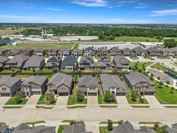 Single Family Residence For Sale in Denton County , 2316 Willow Garden Drive, Little Elm, Texas 75068, 4 Bedroom, 3 Bathroom, 2 Garage spaces, 2,535 Sqft, built in 2021, mls#21361212, Real Estate Agent in Little Elm, Homes For Sale in Denton county, Homes For Sale in Little Elm, Realtor in Little Elm Texas, Real Estate Brokerage Independent Realty Texas, Luminita Cordes Realtor