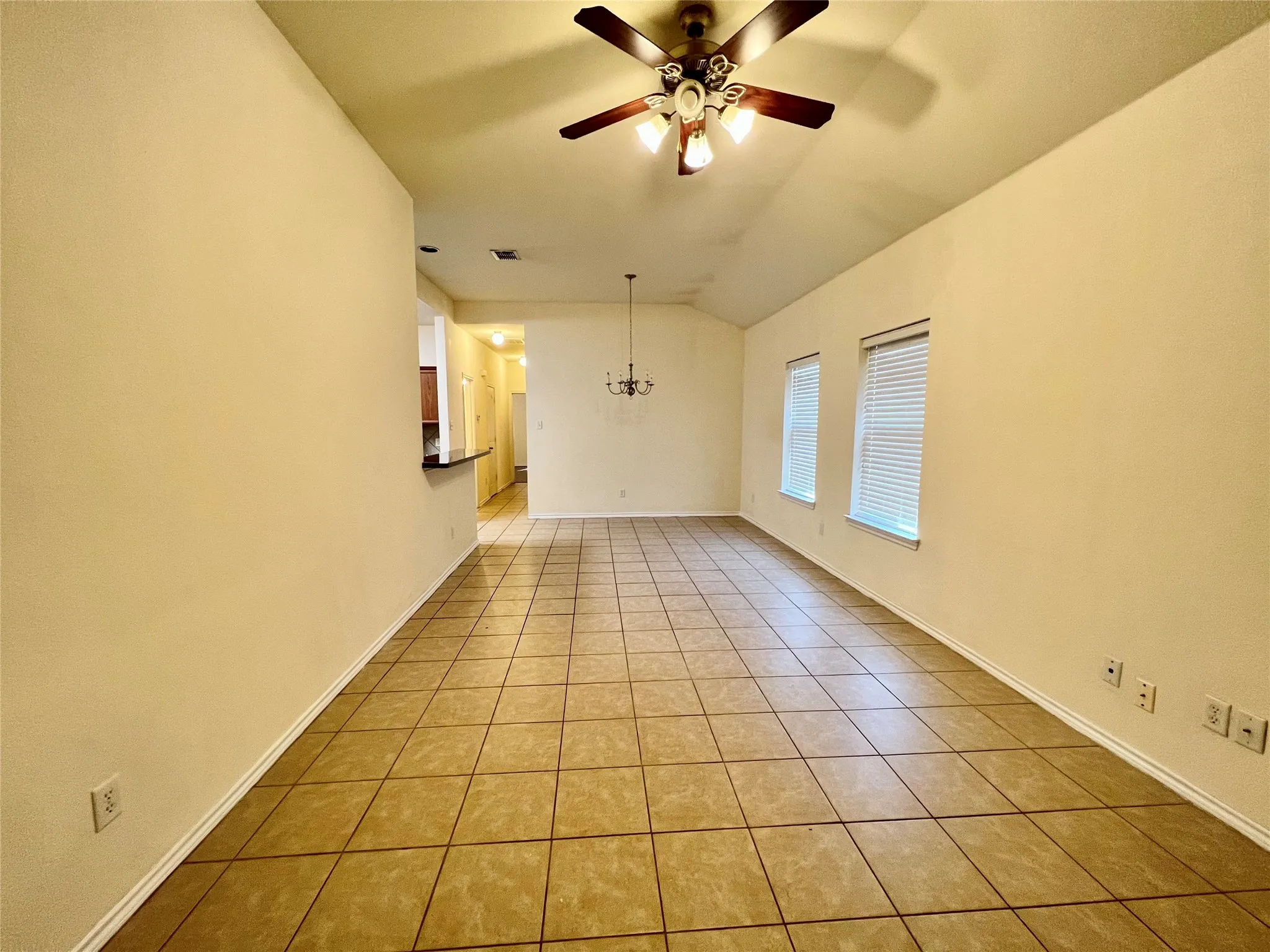 Duplex For Rent in Tarrant County , 848 Mirabell Court 850, Arlington, Texas 76015, 3 Bedroom, 2 Bathroom, 1 Garage spaces, 1,116 Sqft, built in 2006, mls#21361213, Real Estate Agent in Arlington, Homes For Rent in Tarrant county, Homes For Rent in Arlington, Realtor in Arlington Texas, Real Estate Brokerage Independent Realty Texas, Luminita Cordes Realtor