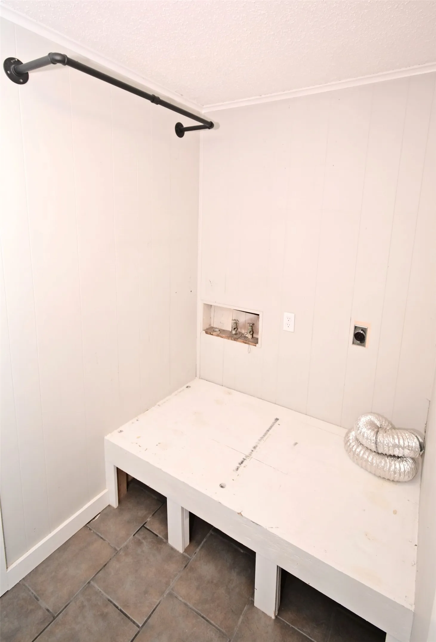 Single Family Residence For Sale in Wood County , 111 E Oak Street, Yantis, Texas 75497, 3 Bedroom, 2 Bathroom, Garage spaces, 1,892 Sqft, built in 0, Price $269,900, mls#21359993, Real Estate Agent in Yantis, Homes For Sale in Wood county, Homes For Sale in Yantis, Realtor in Yantis Texas, Real Estate Brokerage Independent Realty Texas, Luminita Cordes Realtor