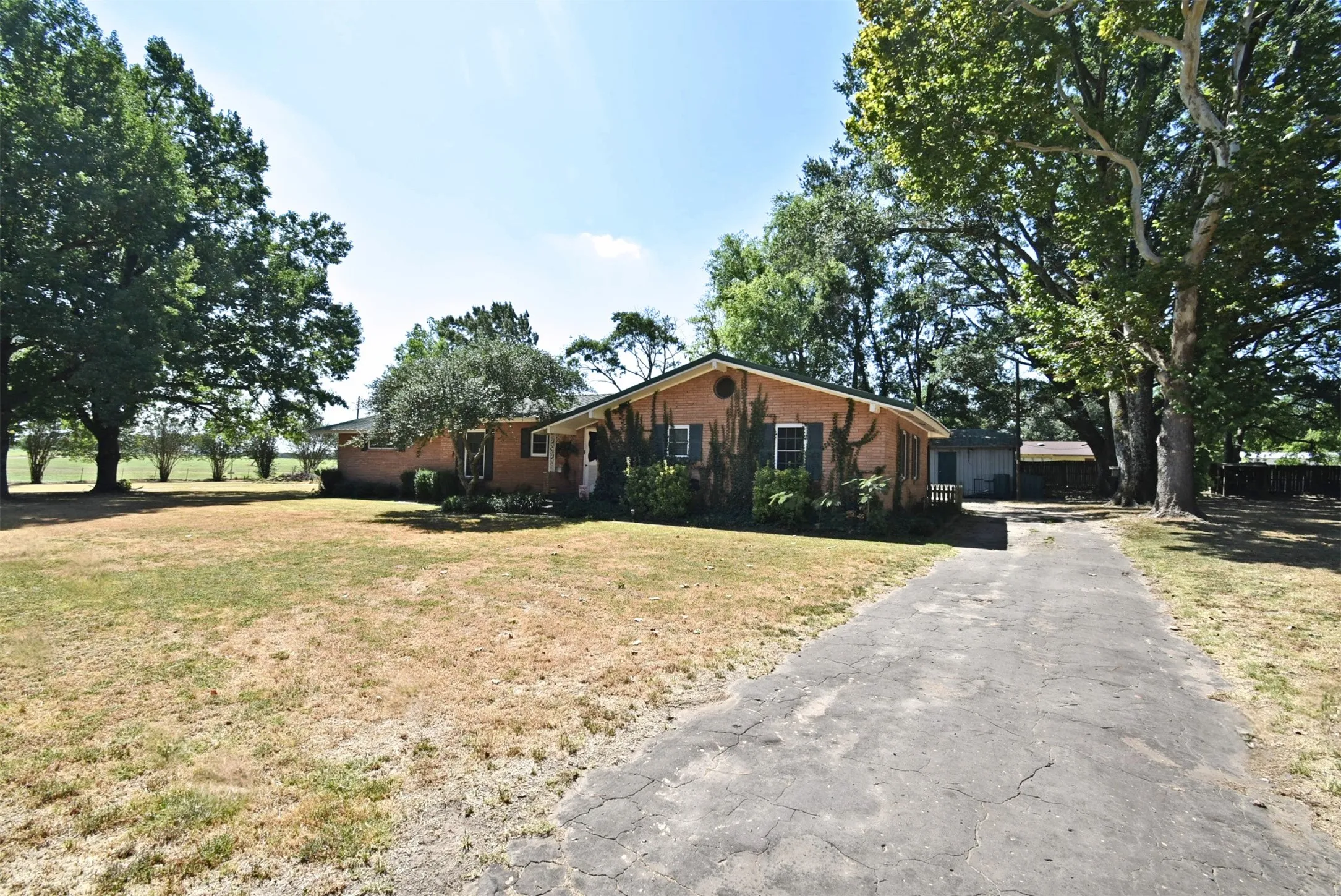 Single Family Residence For Sale in Wood County , 111 E Oak Street, Yantis, Texas 75497, 3 Bedroom, 2 Bathroom, Garage spaces, 1,892 Sqft, built in 0, Price $269,900, mls#21359993, Real Estate Agent in Yantis, Homes For Sale in Wood county, Homes For Sale in Yantis, Realtor in Yantis Texas, Real Estate Brokerage Independent Realty Texas, Luminita Cordes Realtor