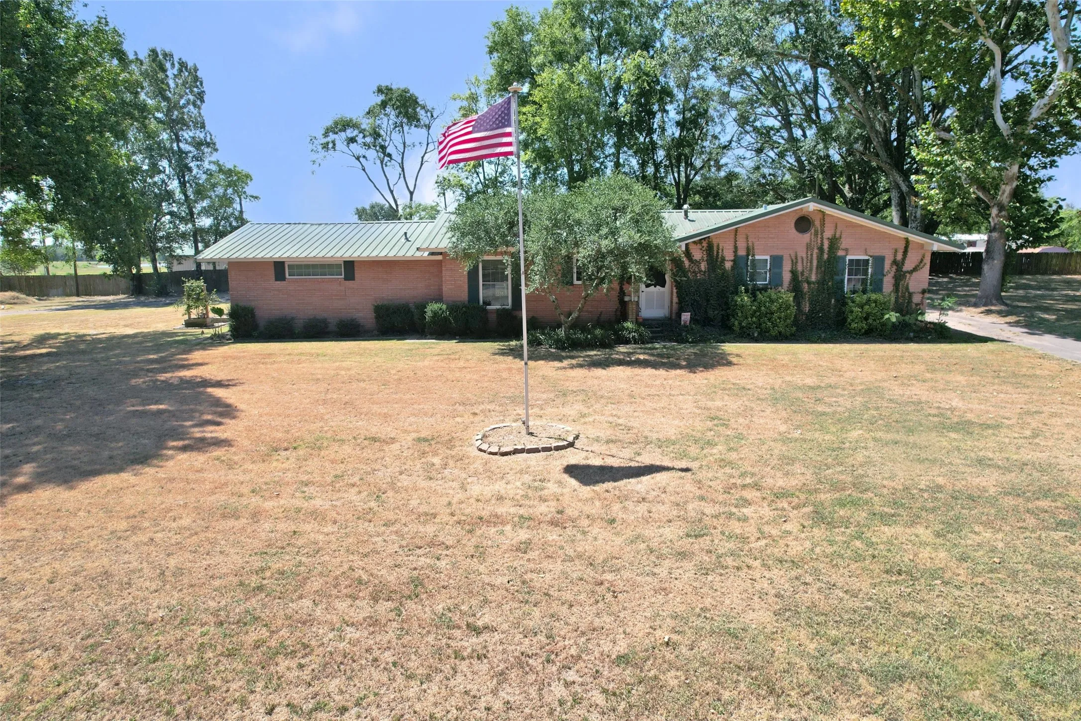 Single Family Residence For Sale in Wood County , 111 E Oak Street, Yantis, Texas 75497, 3 Bedroom, 2 Bathroom, Garage spaces, 1,892 Sqft, built in 0, Price $269,900, mls#21359993, Real Estate Agent in Yantis, Homes For Sale in Wood county, Homes For Sale in Yantis, Realtor in Yantis Texas, Real Estate Brokerage Independent Realty Texas, Luminita Cordes Realtor