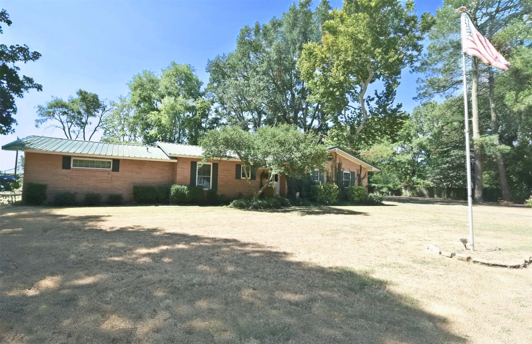 Single Family Residence For Sale in Wood County , 111 E Oak Street, Yantis, Texas 75497, 3 Bedroom, 2 Bathroom, Garage spaces, 1,892 Sqft, built in 0, Price $269,900, mls#21359993, Real Estate Agent in Yantis, Homes For Sale in Wood county, Homes For Sale in Yantis, Realtor in Yantis Texas, Real Estate Brokerage Independent Realty Texas, Luminita Cordes Realtor