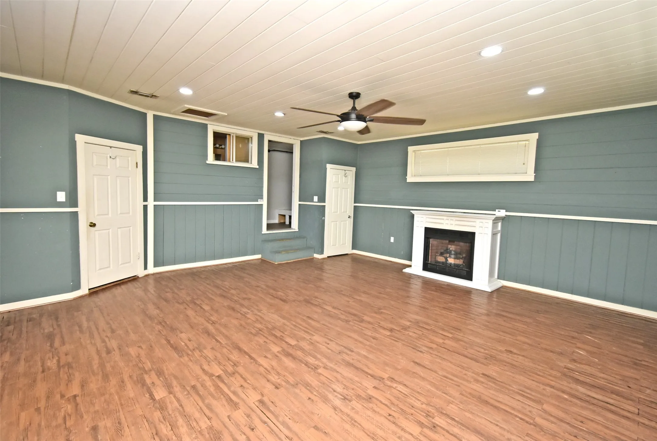 Single Family Residence For Sale in Wood County , 111 E Oak Street, Yantis, Texas 75497, 3 Bedroom, 2 Bathroom, Garage spaces, 1,892 Sqft, built in 0, Price $269,900, mls#21359993, Real Estate Agent in Yantis, Homes For Sale in Wood county, Homes For Sale in Yantis, Realtor in Yantis Texas, Real Estate Brokerage Independent Realty Texas, Luminita Cordes Realtor