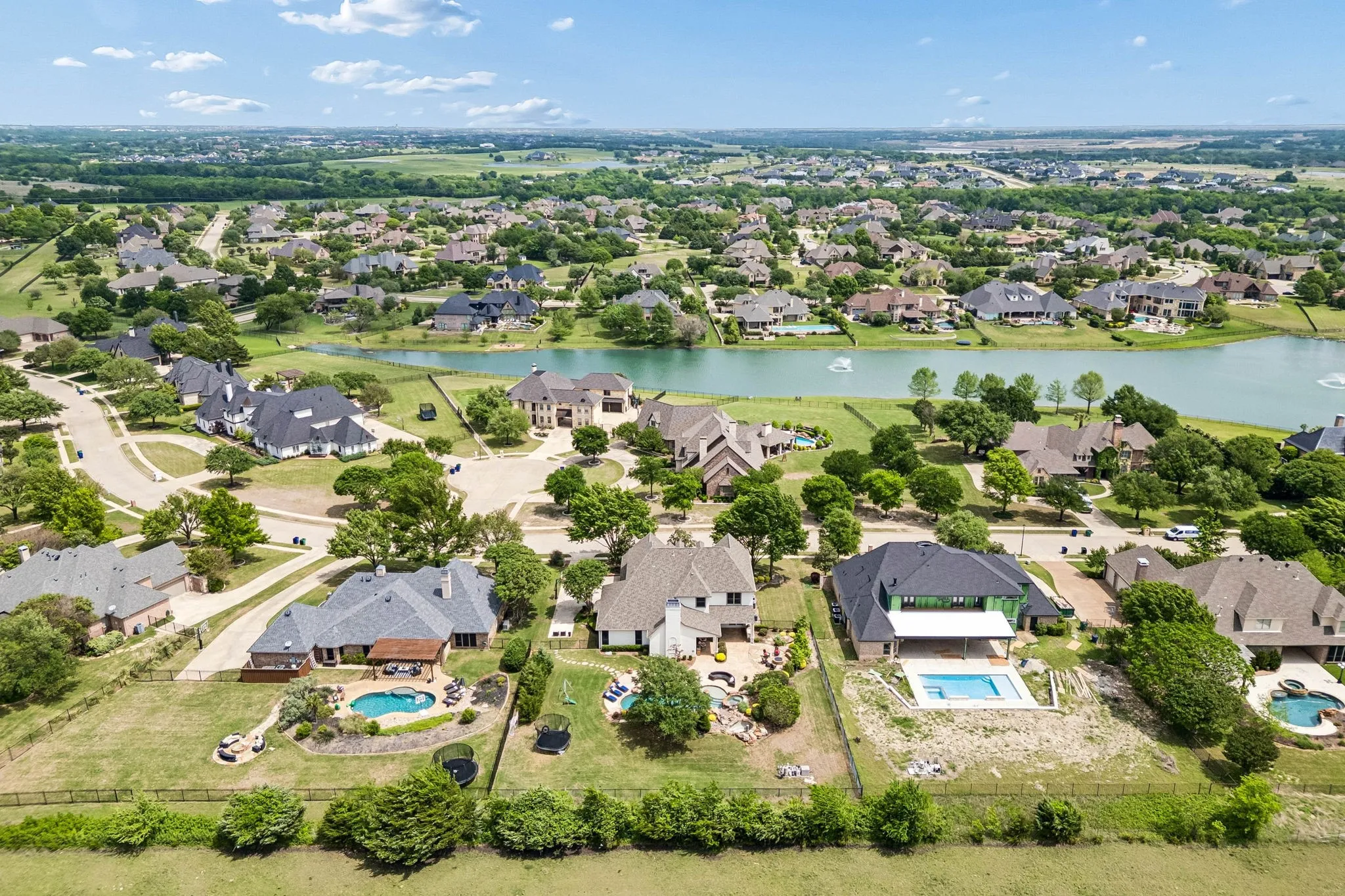 Single Family Residence For Rent in Rockwall County , 156 Stoneleigh Drive, Heath, Texas 75032, 4 Bedroom, 4 Bathroom, 3 Garage spaces, 4,260 Sqft, built in 2002, Price $5,950, mls#21358423, Real Estate Agent in Heath, Homes For Rent in Rockwall county, Homes For Rent in Heath, Realtor in Heath Texas, Real Estate Brokerage Independent Realty Texas, Luminita Cordes Realtor