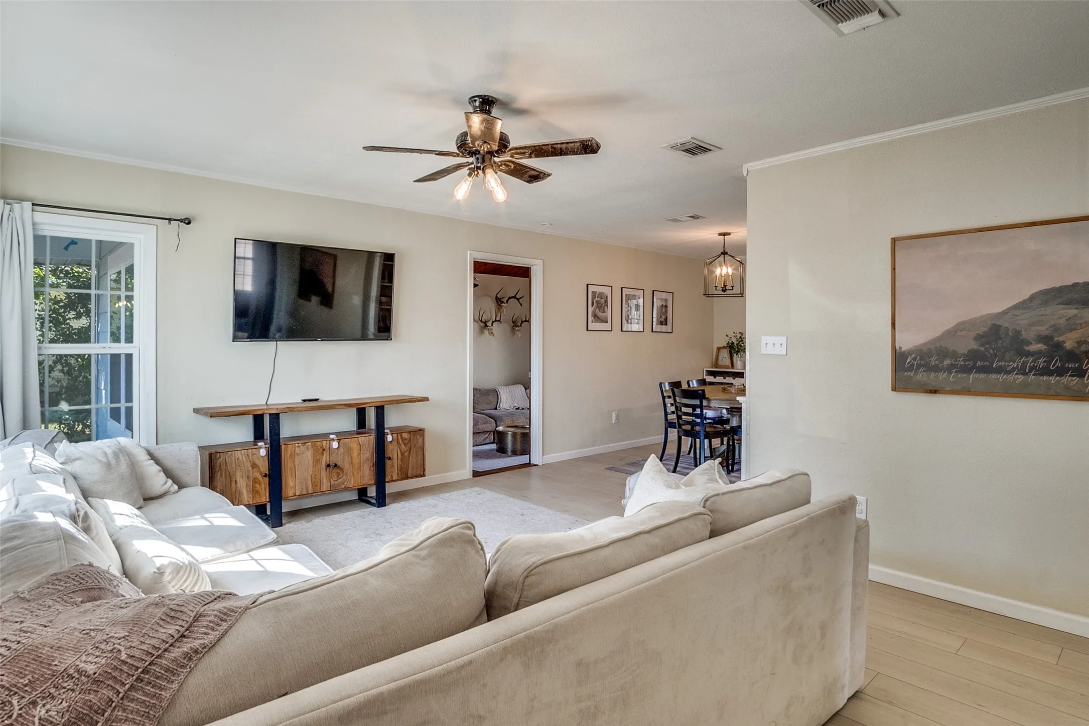 Single Family Residence For Rent in Parker County , 910 Norton Street, Weatherford, Texas 76086, 3 Bedroom, 2 Bathroom, Garage spaces, 1,418 Sqft, built in 0, mls#21361237, Real Estate Agent in Weatherford, Homes For Rent in Parker county, Homes For Rent in Weatherford, Realtor in Weatherford Texas, Real Estate Brokerage Independent Realty Texas, Luminita Cordes Realtor