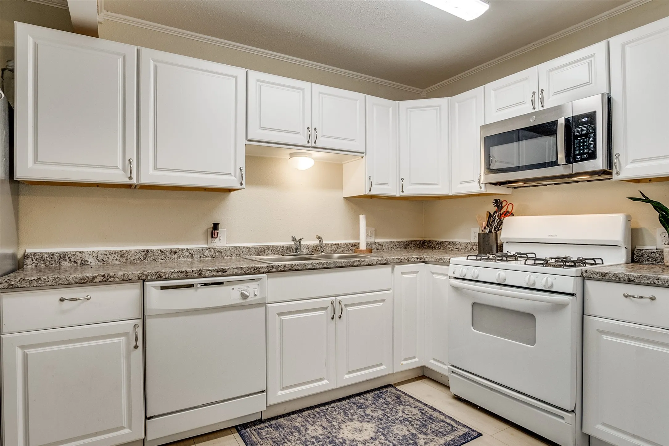 Single Family Residence For Rent in Parker County , 910 Norton Street, Weatherford, Texas 76086, 3 Bedroom, 2 Bathroom, Garage spaces, 1,418 Sqft, built in 0, mls#21361237, Real Estate Agent in Weatherford, Homes For Rent in Parker county, Homes For Rent in Weatherford, Realtor in Weatherford Texas, Real Estate Brokerage Independent Realty Texas, Luminita Cordes Realtor