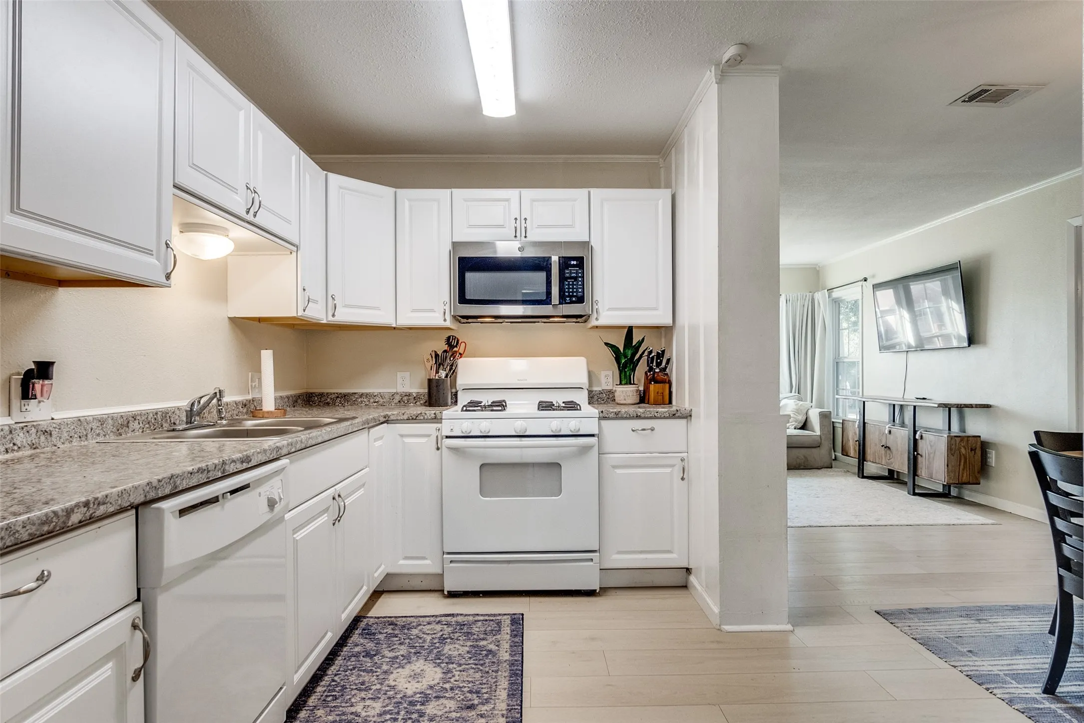 Single Family Residence For Rent in Parker County , 910 Norton Street, Weatherford, Texas 76086, 3 Bedroom, 2 Bathroom, Garage spaces, 1,418 Sqft, built in 0, mls#21361237, Real Estate Agent in Weatherford, Homes For Rent in Parker county, Homes For Rent in Weatherford, Realtor in Weatherford Texas, Real Estate Brokerage Independent Realty Texas, Luminita Cordes Realtor