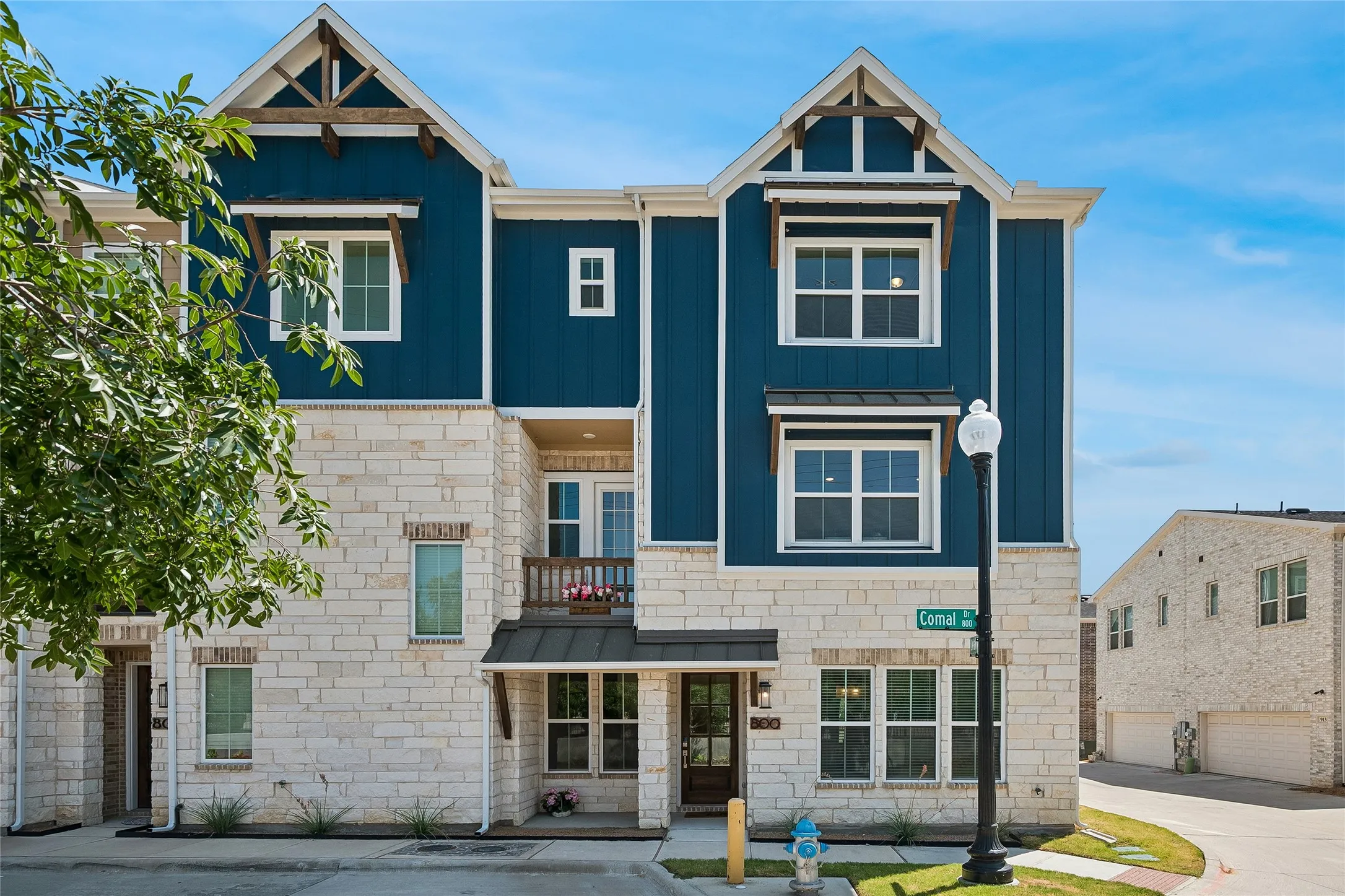 Townhouse For Rent in Collin County , 800 Comal Drive, Plano, Texas 75075, 3 Bedroom, 4 Bathroom, 2 Garage spaces, 2,220 Sqft, built in 2024, mls#21360862, Real Estate Agent in Plano, Homes For Rent in Collin county, Homes For Rent in Plano, Realtor in Plano Texas, Real Estate Brokerage Independent Realty Texas, Luminita Cordes Realtor