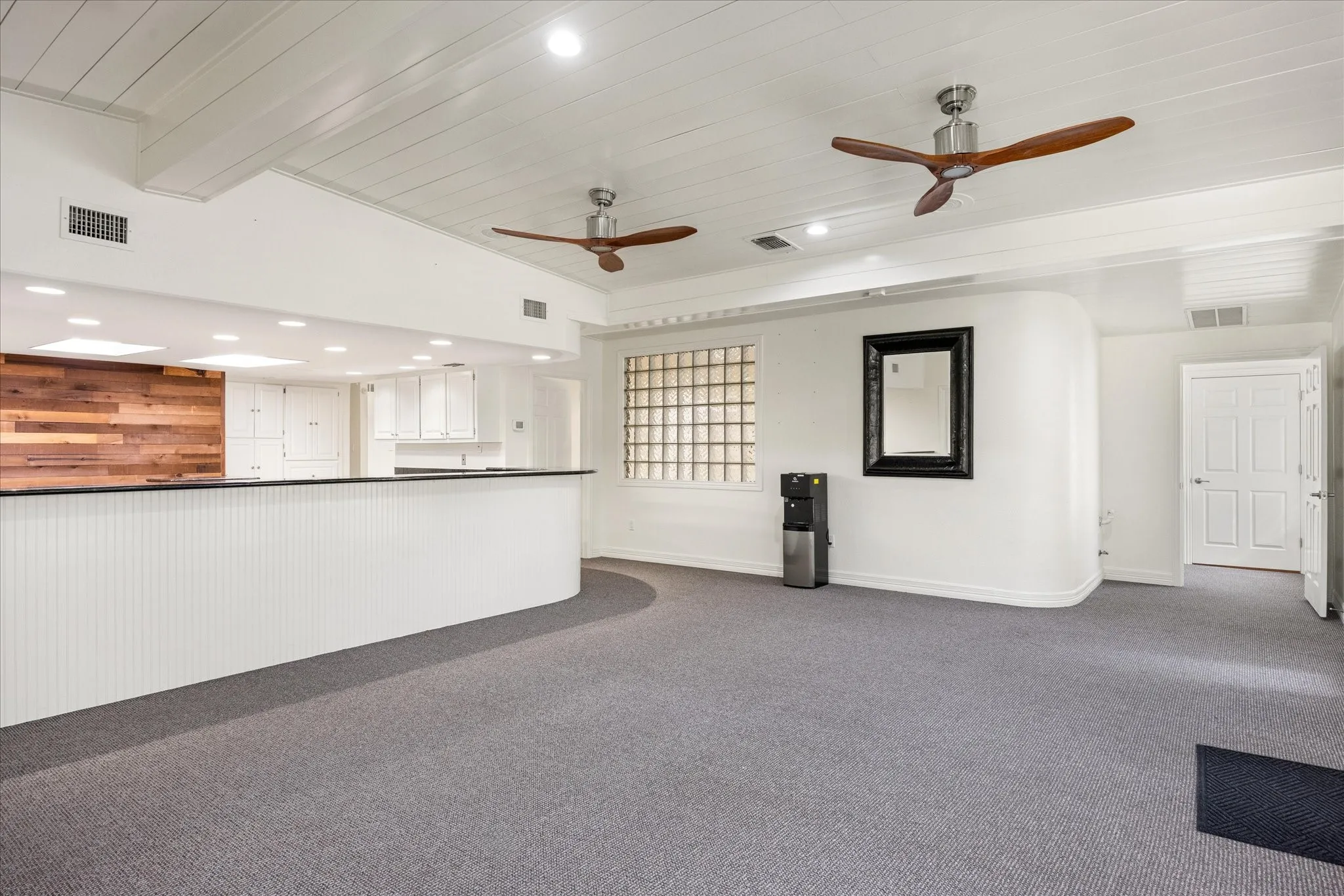 Office For Sale in Hood County , 310 W Bluff Street, Granbury, Texas 76048, 0, 0, Garage spaces, 3,317 Sqft, built in 1973, mls#21350520, Real Estate Agent in Granbury, Homes For Sale in Hood county, Homes For Sale in Granbury, Realtor in Granbury Texas, Real Estate Brokerage Independent Realty Texas, Luminita Cordes Realtor