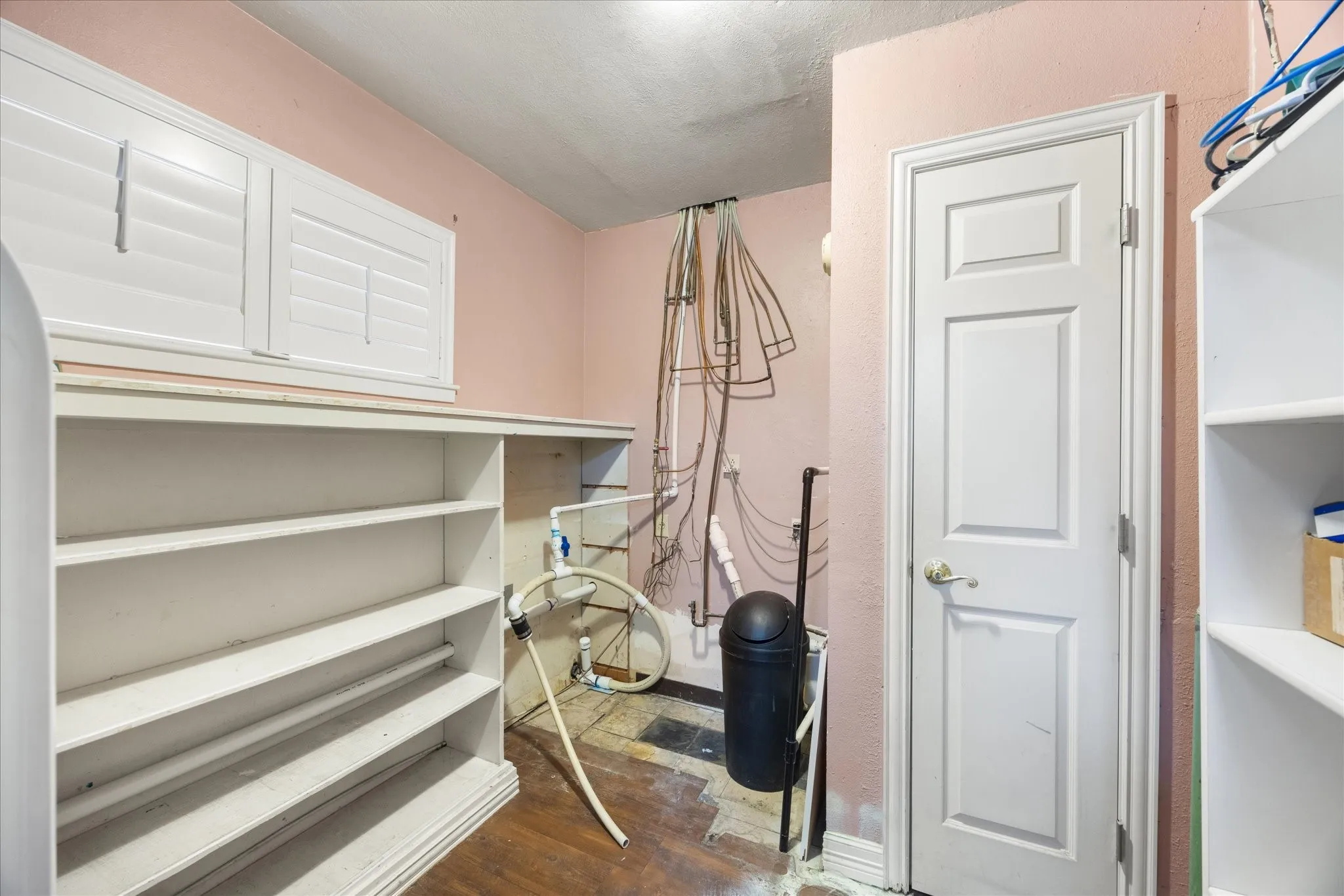 Office For Sale in Hood County , 310 W Bluff Street, Granbury, Texas 76048, 0, 0, Garage spaces, 3,317 Sqft, built in 1973, mls#21350520, Real Estate Agent in Granbury, Homes For Sale in Hood county, Homes For Sale in Granbury, Realtor in Granbury Texas, Real Estate Brokerage Independent Realty Texas, Luminita Cordes Realtor