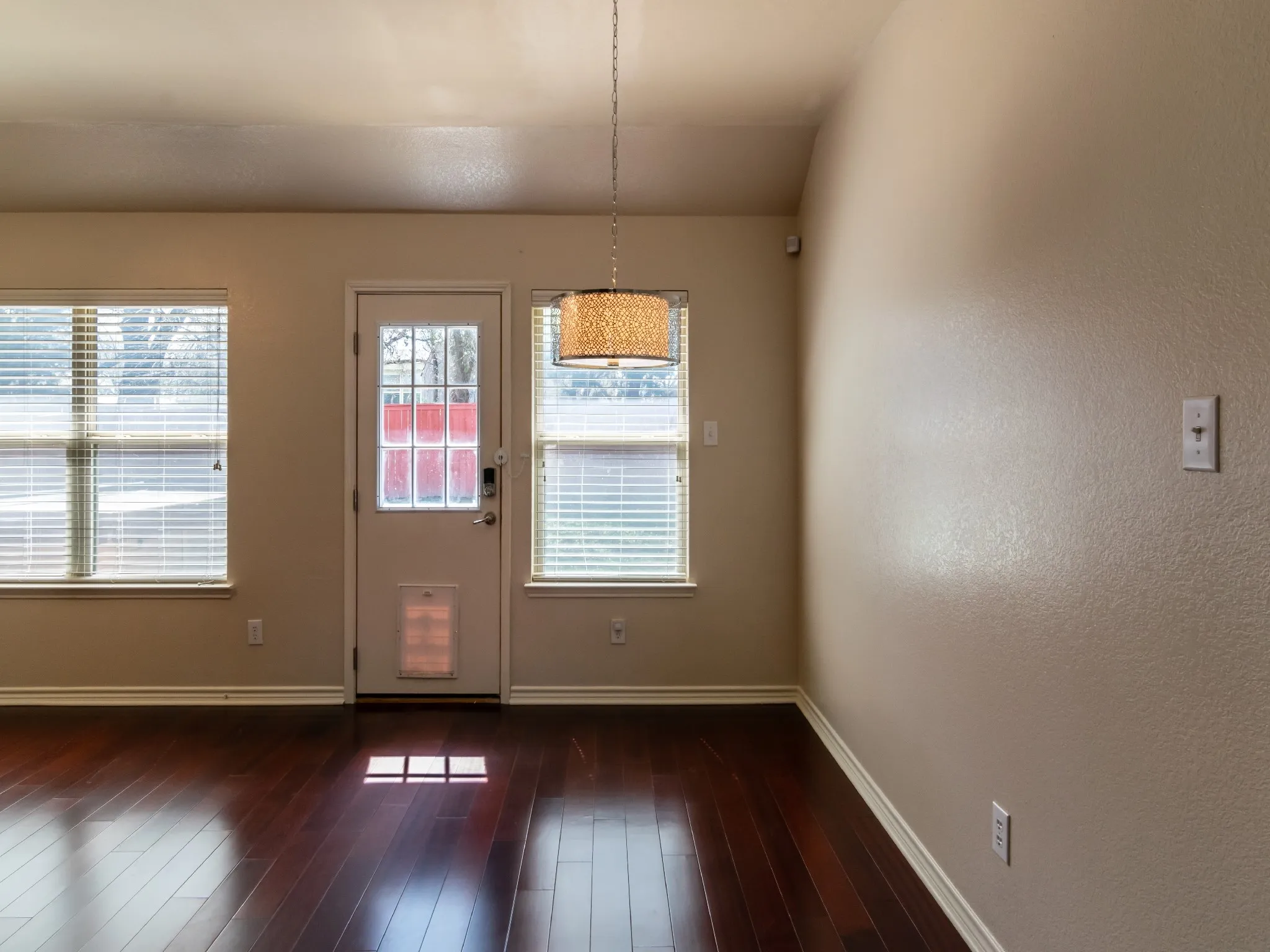 Single Family Residence For Rent in Denton County , 472 Northbrook Avenue, Oak Point, Texas 75068, 3 Bedroom, 2 Bathroom, 2 Garage spaces, 1,676 Sqft, built in 2009, mls#21361254, Real Estate Agent in Oak Point, Homes For Rent in Denton county, Homes For Rent in Oak Point, Realtor in Oak Point Texas, Real Estate Brokerage Independent Realty Texas, Luminita Cordes Realtor