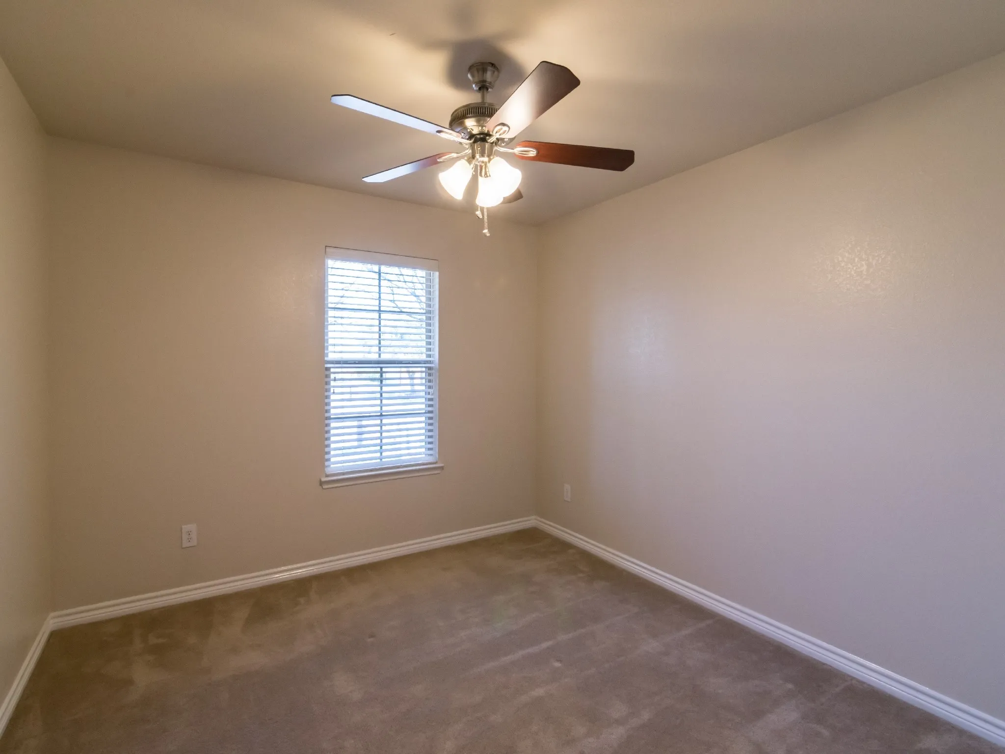 Single Family Residence For Rent in Denton County , 472 Northbrook Avenue, Oak Point, Texas 75068, 3 Bedroom, 2 Bathroom, 2 Garage spaces, 1,676 Sqft, built in 2009, mls#21361254, Real Estate Agent in Oak Point, Homes For Rent in Denton county, Homes For Rent in Oak Point, Realtor in Oak Point Texas, Real Estate Brokerage Independent Realty Texas, Luminita Cordes Realtor