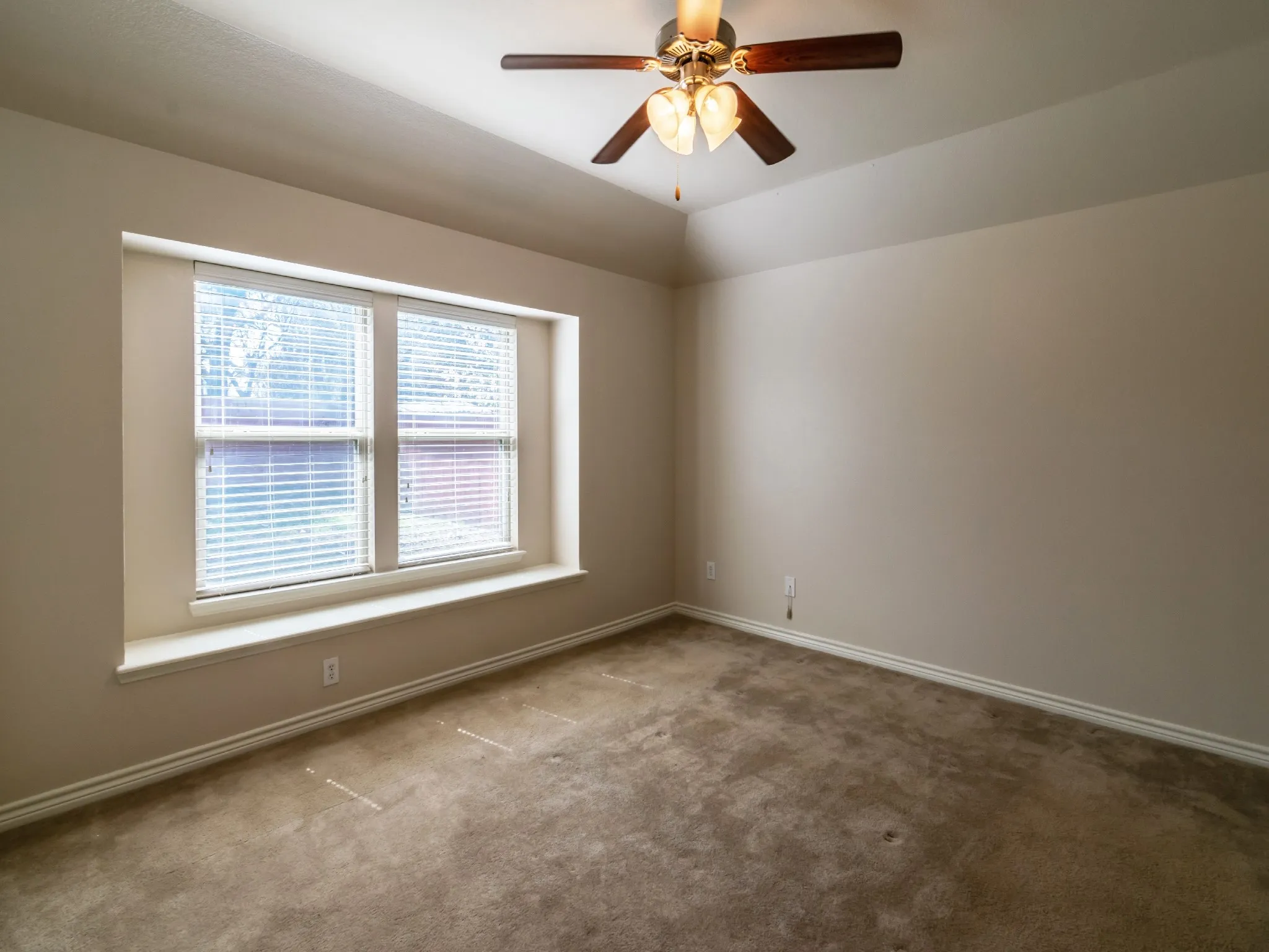 Single Family Residence For Rent in Denton County , 472 Northbrook Avenue, Oak Point, Texas 75068, 3 Bedroom, 2 Bathroom, 2 Garage spaces, 1,676 Sqft, built in 2009, mls#21361254, Real Estate Agent in Oak Point, Homes For Rent in Denton county, Homes For Rent in Oak Point, Realtor in Oak Point Texas, Real Estate Brokerage Independent Realty Texas, Luminita Cordes Realtor