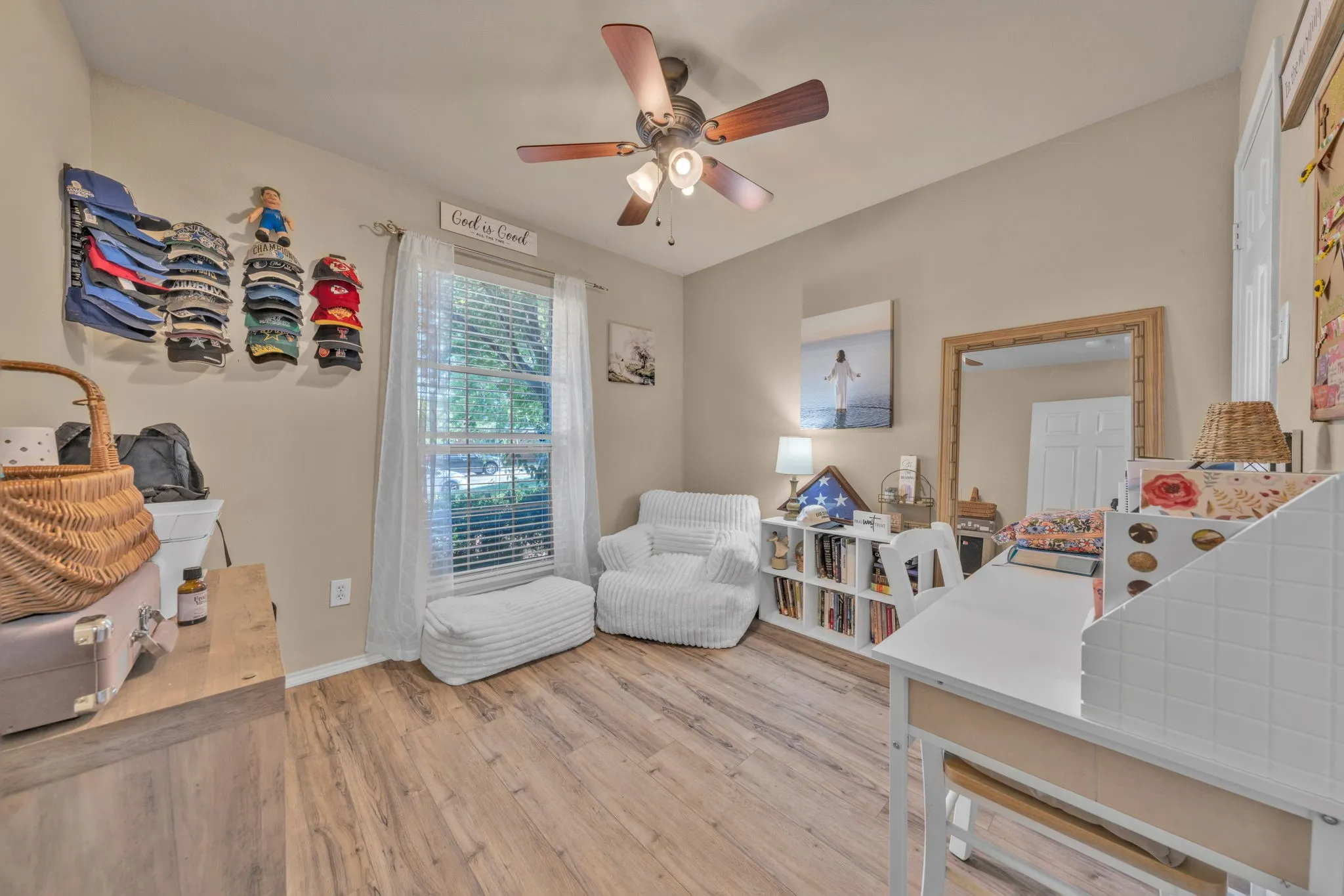Single Family Residence For Sale in Rockwall County , 605 E Ross Street, Rockwall, Texas 75087, 3 Bedroom, 2 Bathroom, 2 Garage spaces, 1,361 Sqft, built in 2006, mls#21361240, Real Estate Agent in Rockwall, Homes For Sale in Rockwall county, Homes For Sale in Rockwall, Realtor in Rockwall Texas, Real Estate Brokerage Independent Realty Texas, Luminita Cordes Realtor