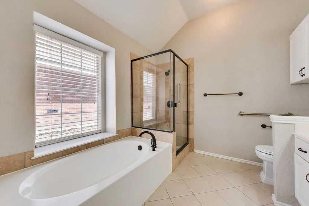 Single Family Residence For Rent in Collin County , 7581 Lancelot Road, Frisco, Texas 75035, 3 Bedroom, 2 Bathroom, 2 Garage spaces, 1,491 Sqft, built in 1993, mls#21360819, Real Estate Agent in Frisco, Homes For Rent in Collin county, Homes For Rent in Frisco, Realtor in Frisco Texas, Real Estate Brokerage Independent Realty Texas, Luminita Cordes Realtor