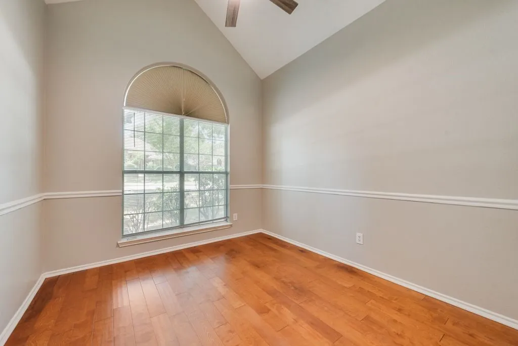 Single Family Residence For Rent in Collin County , 7581 Lancelot Road, Frisco, Texas 75035, 3 Bedroom, 2 Bathroom, 2 Garage spaces, 1,491 Sqft, built in 1993, mls#21360819, Real Estate Agent in Frisco, Homes For Rent in Collin county, Homes For Rent in Frisco, Realtor in Frisco Texas, Real Estate Brokerage Independent Realty Texas, Luminita Cordes Realtor