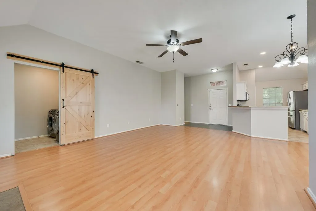 Single Family Residence For Rent in Collin County , 7581 Lancelot Road, Frisco, Texas 75035, 3 Bedroom, 2 Bathroom, 2 Garage spaces, 1,491 Sqft, built in 1993, mls#21360819, Real Estate Agent in Frisco, Homes For Rent in Collin county, Homes For Rent in Frisco, Realtor in Frisco Texas, Real Estate Brokerage Independent Realty Texas, Luminita Cordes Realtor