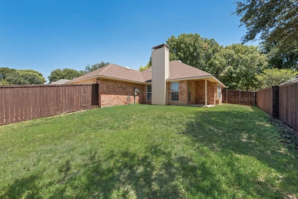 Single Family Residence For Rent in Collin County , 7581 Lancelot Road, Frisco, Texas 75035, 3 Bedroom, 2 Bathroom, 2 Garage spaces, 1,491 Sqft, built in 1993, mls#21360819, Real Estate Agent in Frisco, Homes For Rent in Collin county, Homes For Rent in Frisco, Realtor in Frisco Texas, Real Estate Brokerage Independent Realty Texas, Luminita Cordes Realtor