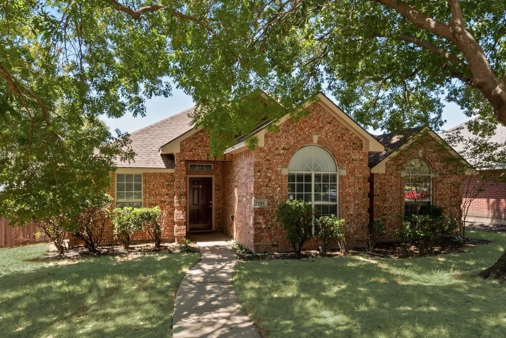 Single Family Residence For Rent in Collin County , 7581 Lancelot Road, Frisco, Texas 75035, 3 Bedroom, 2 Bathroom, 2 Garage spaces, 1,491 Sqft, built in 1993, mls#21360819, Real Estate Agent in Frisco, Homes For Rent in Collin county, Homes For Rent in Frisco, Realtor in Frisco Texas, Real Estate Brokerage Independent Realty Texas, Luminita Cordes Realtor