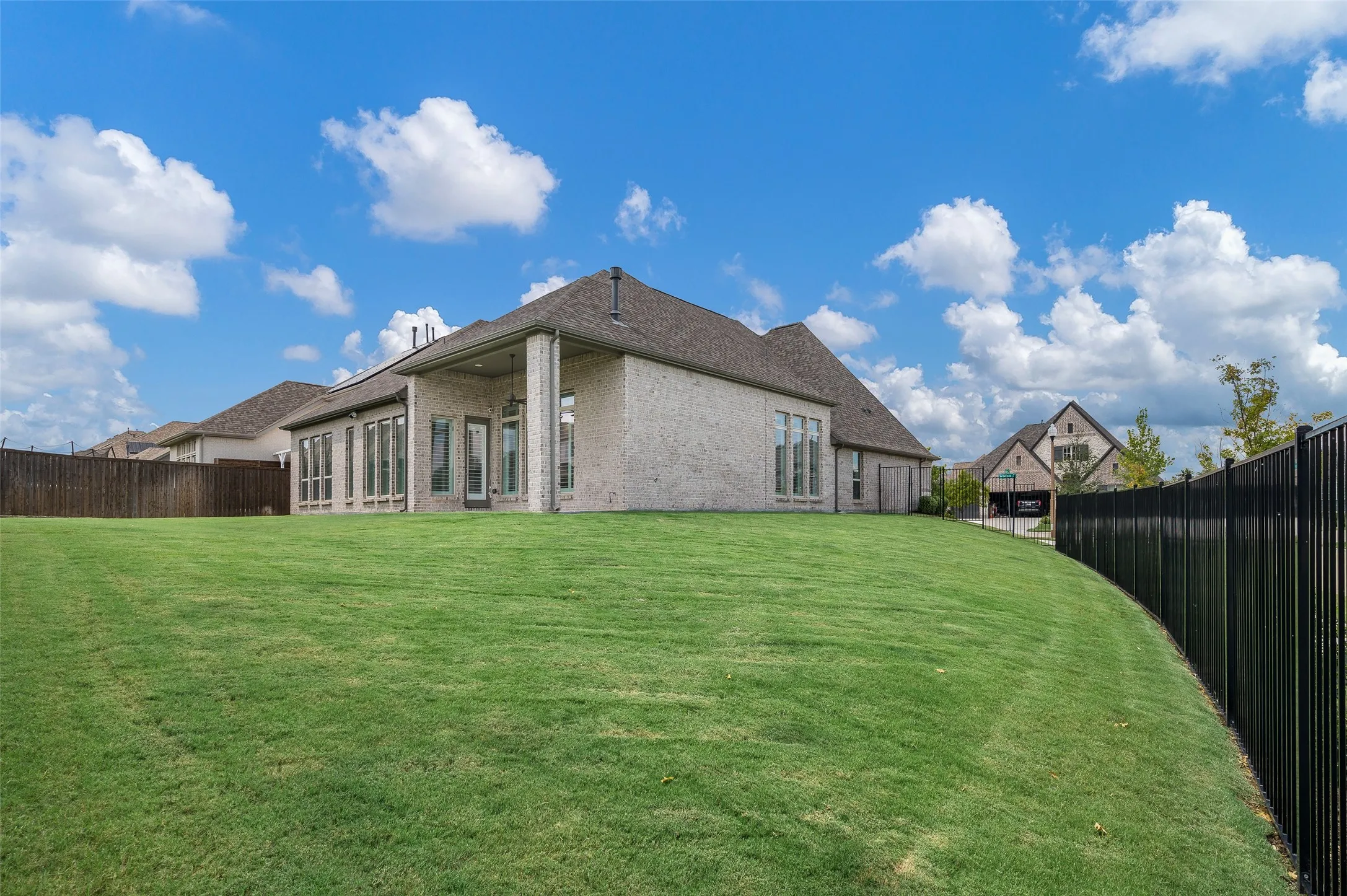Single Family Residence For Sale in Denton County , 1008 Turtle Creek Avenue, Denton, Texas 76210, 4 Bedroom, 4 Bathroom, 3 Garage spaces, 2,964 Sqft, built in 2021, mls#21361257, Real Estate Agent in Denton, Homes For Sale in Denton county, Homes For Sale in Denton, Realtor in Denton Texas, Real Estate Brokerage Independent Realty Texas, Luminita Cordes Realtor
