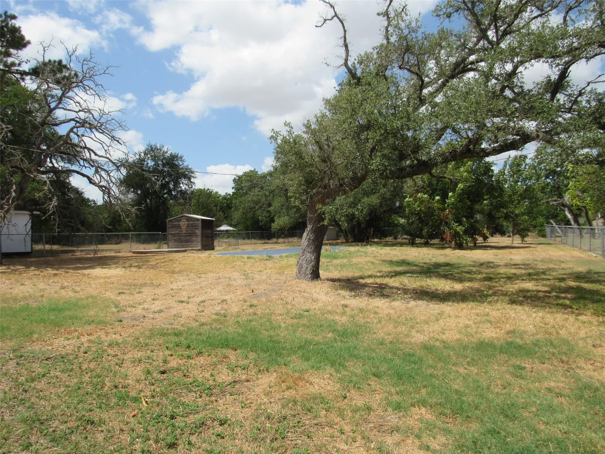 Single Family Residence For Sale in Falls County , 423 W Anders Street, Marlin, Texas 76661, 3 Bedroom, 2 Bathroom, 2 Garage spaces, 2,392 Sqft, built in 1973, Price $129,000, mls#21359248, Real Estate Agent in Marlin, Homes For Sale in Falls county, Homes For Sale in Marlin, Realtor in Marlin Texas, Real Estate Brokerage Independent Realty Texas, Luminita Cordes Realtor