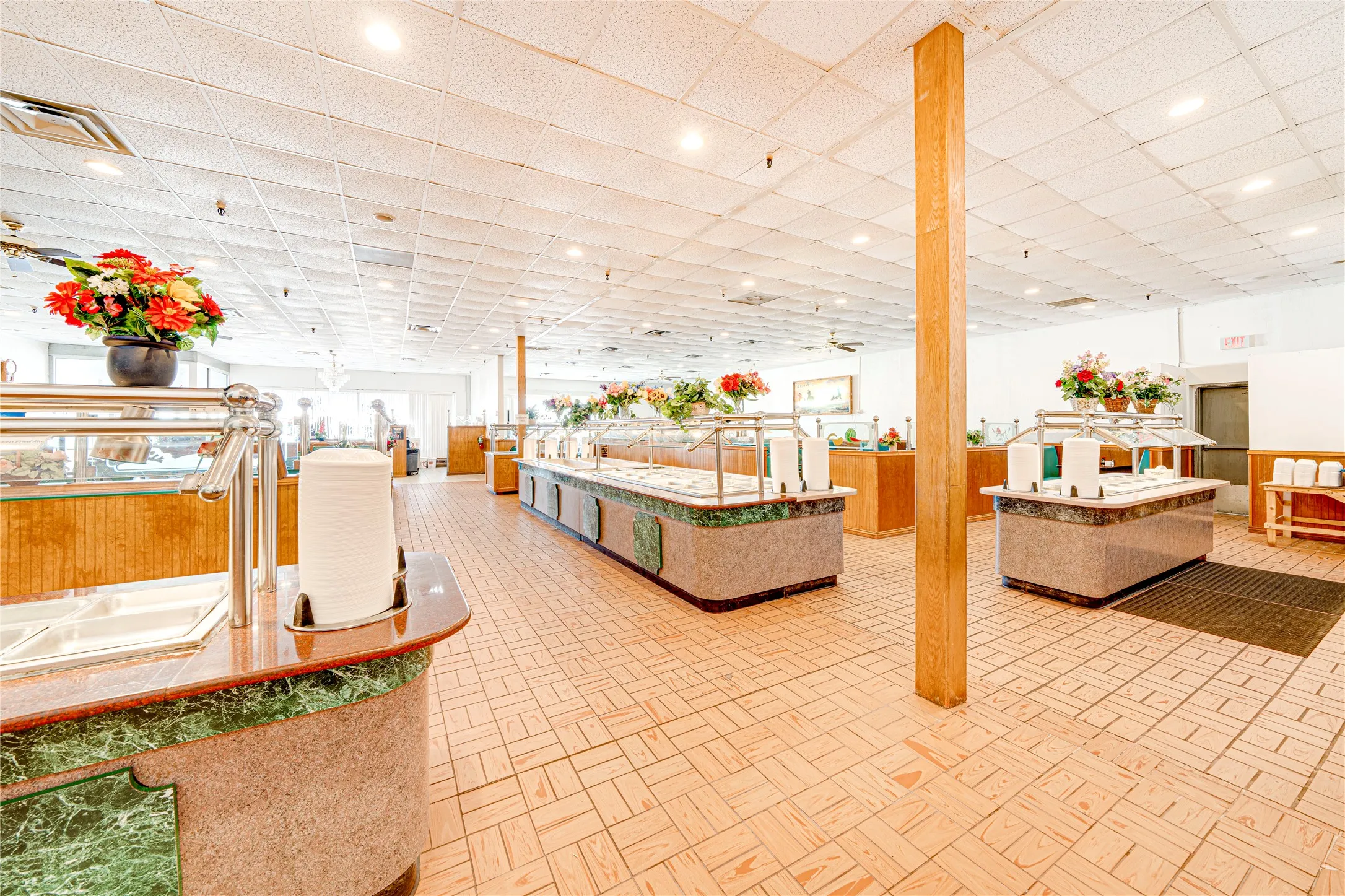 Retail For Sale in Kaufman County , 1400 W Moore Avenue B, Terrell, Texas 75160, 0, 0, Garage spaces, 0 Sqft, built in 1970, mls#21361260, Real Estate Agent in Terrell, Homes For Sale in Kaufman county, Homes For Sale in Terrell, Realtor in Terrell Texas, Real Estate Brokerage Independent Realty Texas, Luminita Cordes Realtor