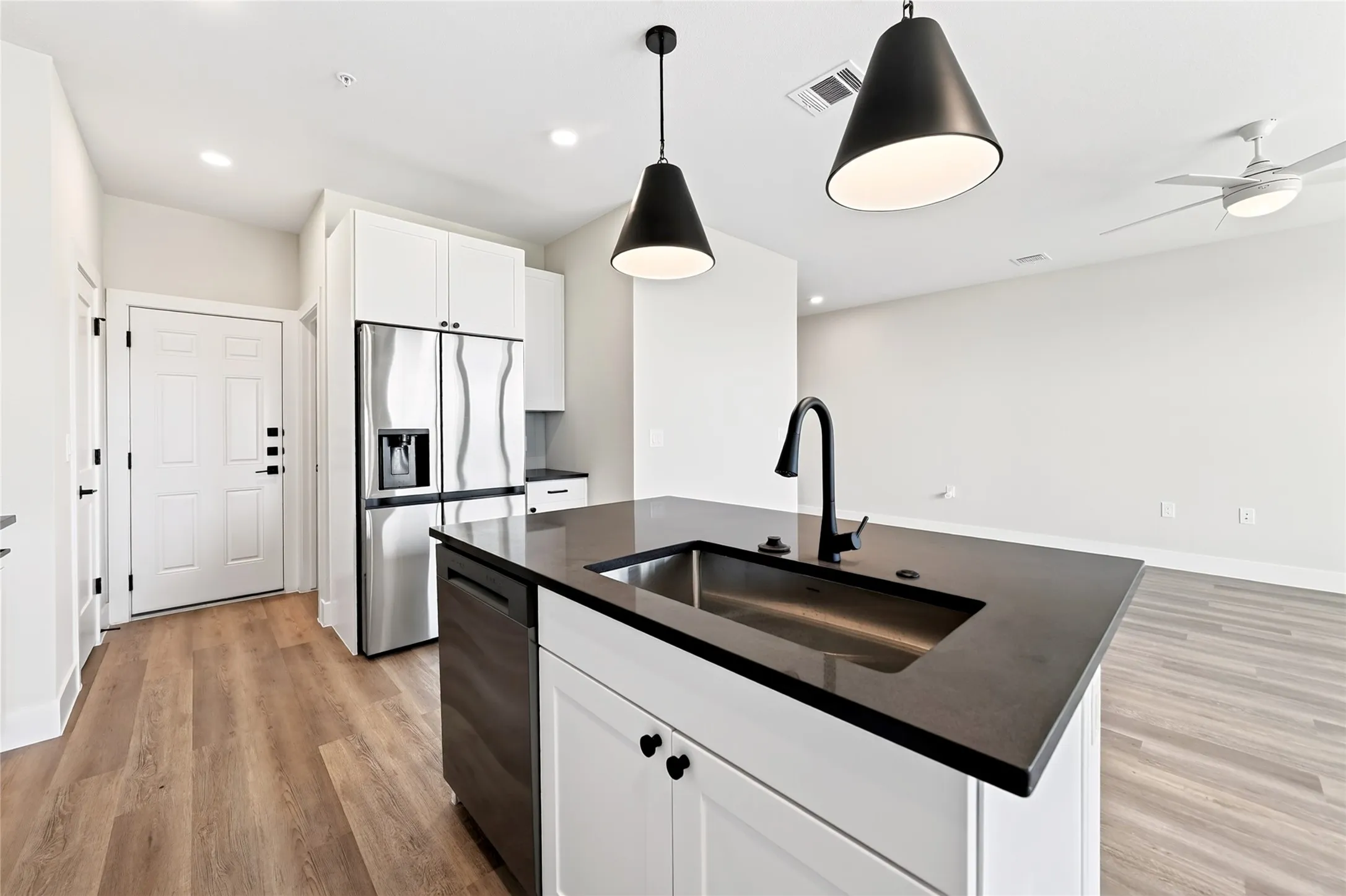 Townhouse For Rent in Collin County , 207 Melody Lane, Melissa, Texas 75454, 3 Bedroom, 3 Bathroom, 2 Garage spaces, 1,798 Sqft, built in 2026, mls#21361133, Real Estate Agent in Melissa, Homes For Rent in Collin county, Homes For Rent in Melissa, Realtor in Melissa Texas, Real Estate Brokerage Independent Realty Texas, Luminita Cordes Realtor