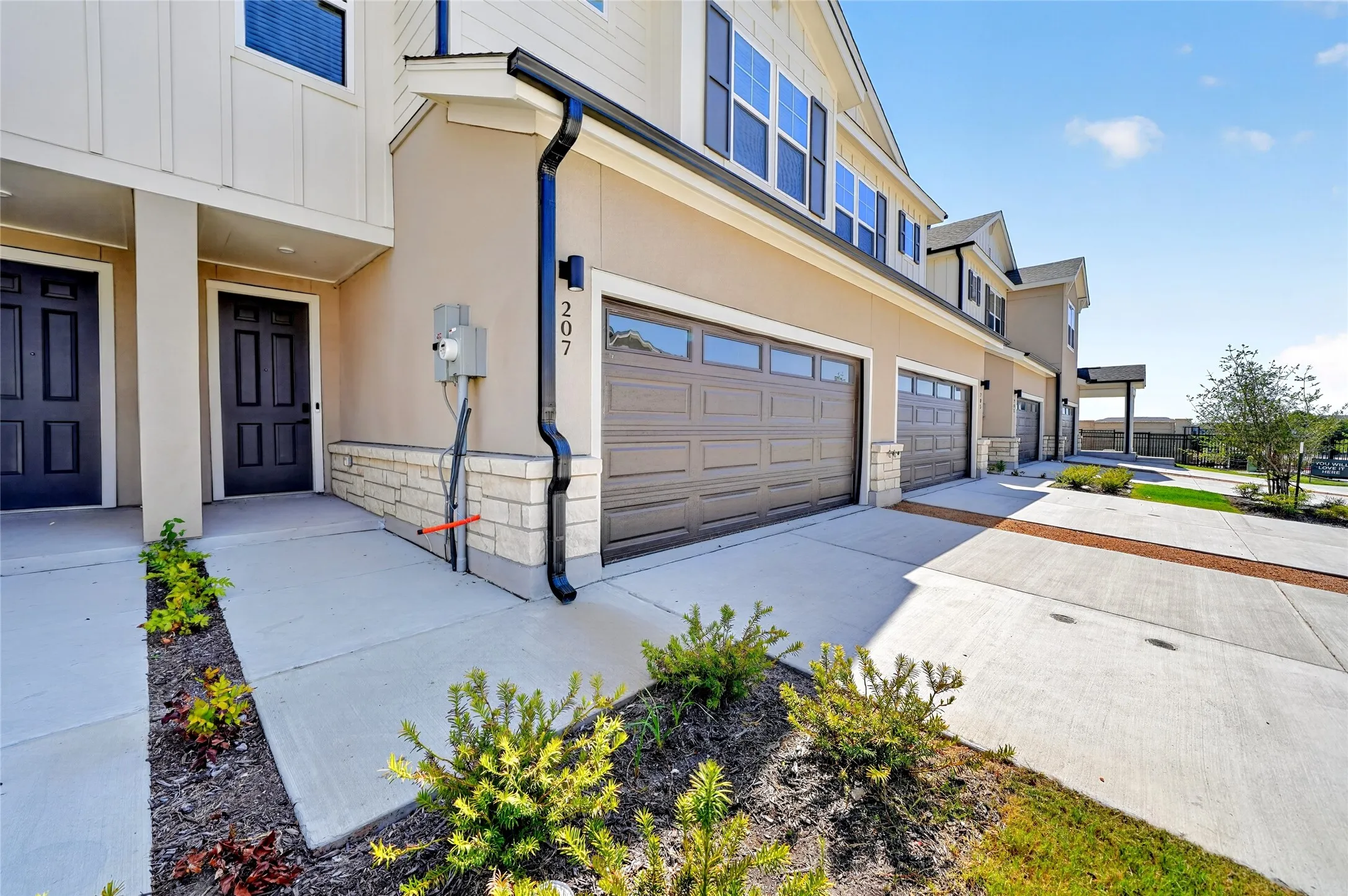 Townhouse For Rent in Collin County , 207 Melody Lane, Melissa, Texas 75454, 3 Bedroom, 3 Bathroom, 2 Garage spaces, 1,798 Sqft, built in 2026, mls#21361133, Real Estate Agent in Melissa, Homes For Rent in Collin county, Homes For Rent in Melissa, Realtor in Melissa Texas, Real Estate Brokerage Independent Realty Texas, Luminita Cordes Realtor