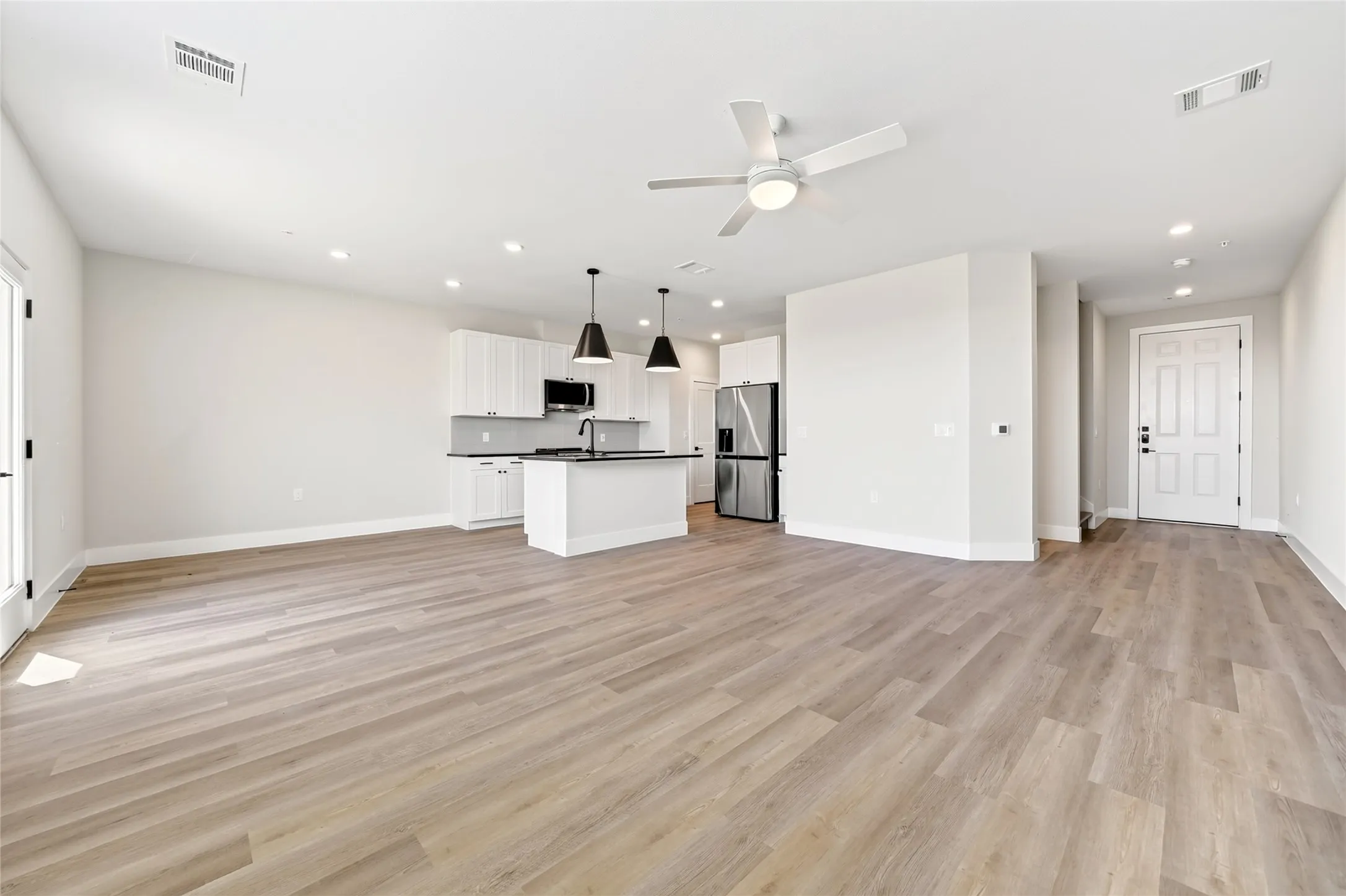 Townhouse For Rent in Collin County , 207 Melody Lane, Melissa, Texas 75454, 3 Bedroom, 3 Bathroom, 2 Garage spaces, 1,798 Sqft, built in 2026, mls#21361133, Real Estate Agent in Melissa, Homes For Rent in Collin county, Homes For Rent in Melissa, Realtor in Melissa Texas, Real Estate Brokerage Independent Realty Texas, Luminita Cordes Realtor