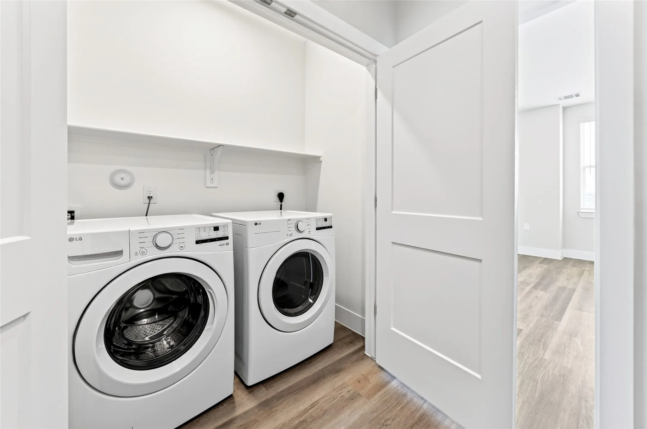 Townhouse For Rent in Collin County , 207 Melody Lane, Melissa, Texas 75454, 3 Bedroom, 3 Bathroom, 2 Garage spaces, 1,798 Sqft, built in 2026, mls#21361133, Real Estate Agent in Melissa, Homes For Rent in Collin county, Homes For Rent in Melissa, Realtor in Melissa Texas, Real Estate Brokerage Independent Realty Texas, Luminita Cordes Realtor