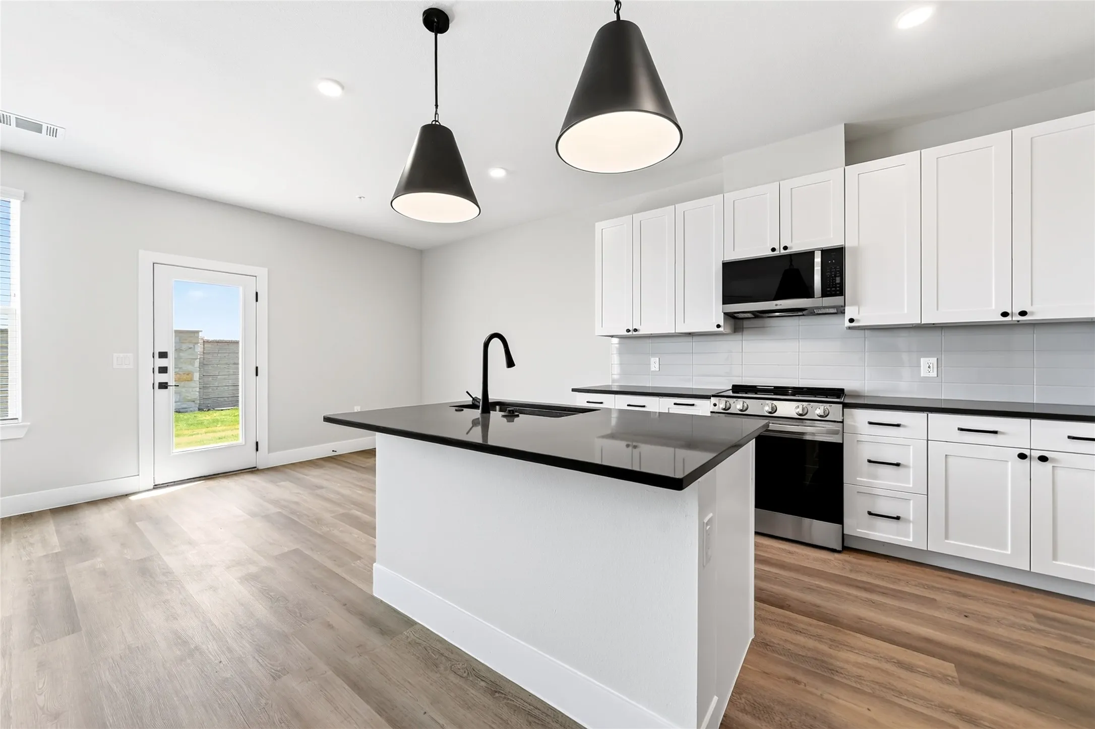 Townhouse For Rent in Collin County , 207 Melody Lane, Melissa, Texas 75454, 3 Bedroom, 3 Bathroom, 2 Garage spaces, 1,798 Sqft, built in 2026, mls#21361133, Real Estate Agent in Melissa, Homes For Rent in Collin county, Homes For Rent in Melissa, Realtor in Melissa Texas, Real Estate Brokerage Independent Realty Texas, Luminita Cordes Realtor