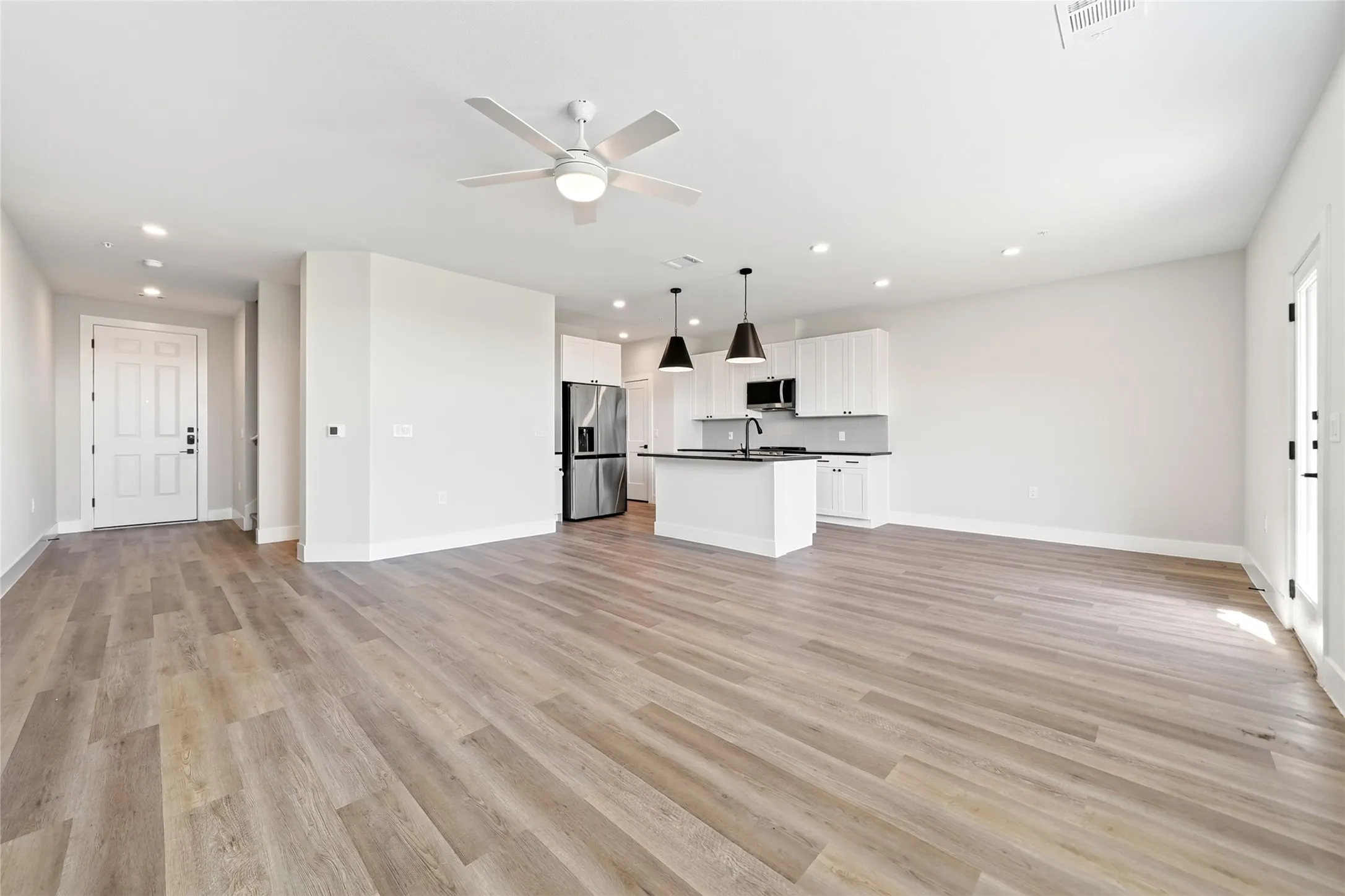 Townhouse For Rent in Collin County , 205 Melody Lane, Melissa, Texas 75454, 3 Bedroom, 3 Bathroom, 2 Garage spaces, 1,798 Sqft, built in 2026, mls#21361107, Real Estate Agent in Melissa, Homes For Rent in Collin county, Homes For Rent in Melissa, Realtor in Melissa Texas, Real Estate Brokerage Independent Realty Texas, Luminita Cordes Realtor