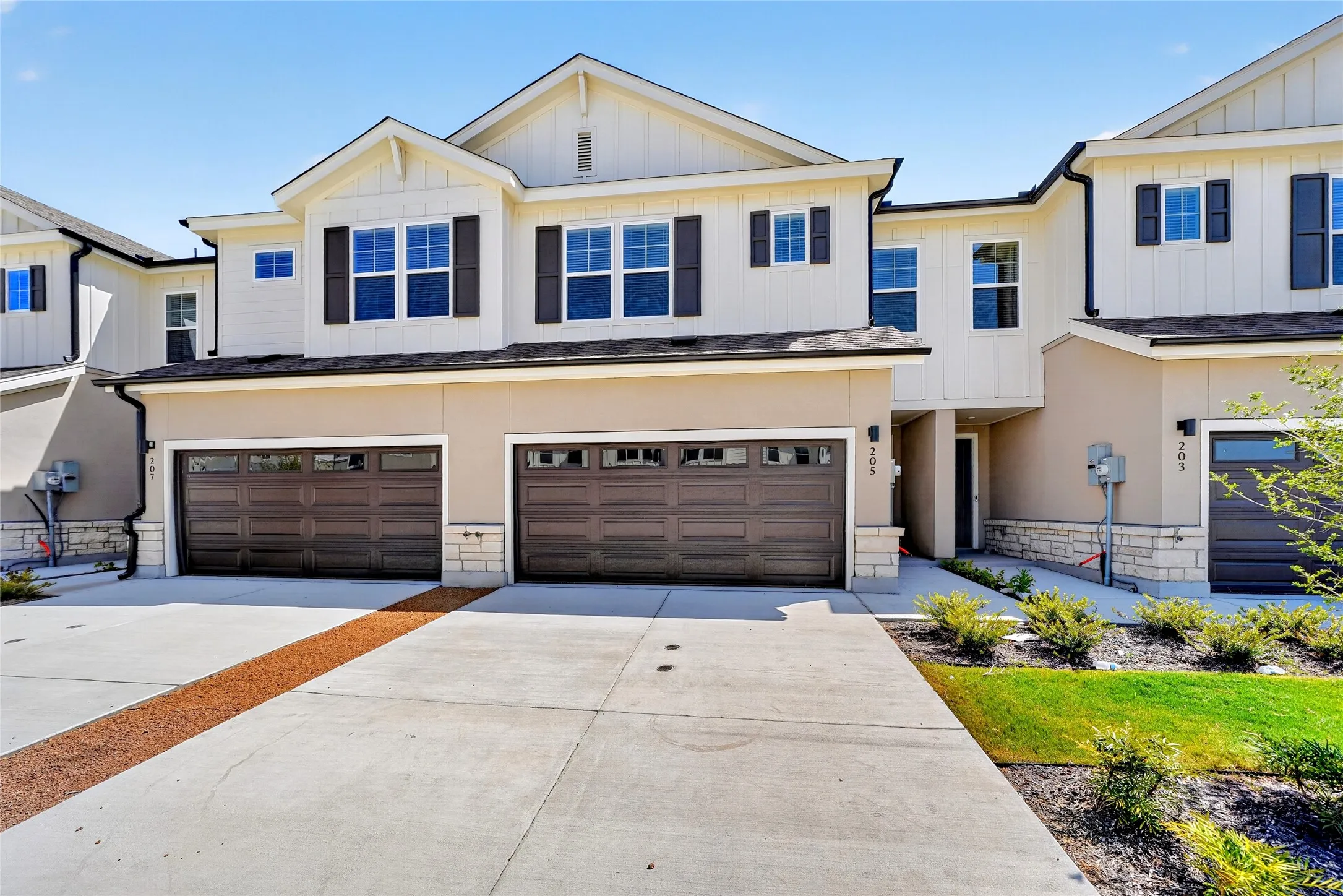 Townhouse For Rent in Collin County , 205 Melody Lane, Melissa, Texas 75454, 3 Bedroom, 3 Bathroom, 2 Garage spaces, 1,798 Sqft, built in 2026, mls#21361107, Real Estate Agent in Melissa, Homes For Rent in Collin county, Homes For Rent in Melissa, Realtor in Melissa Texas, Real Estate Brokerage Independent Realty Texas, Luminita Cordes Realtor