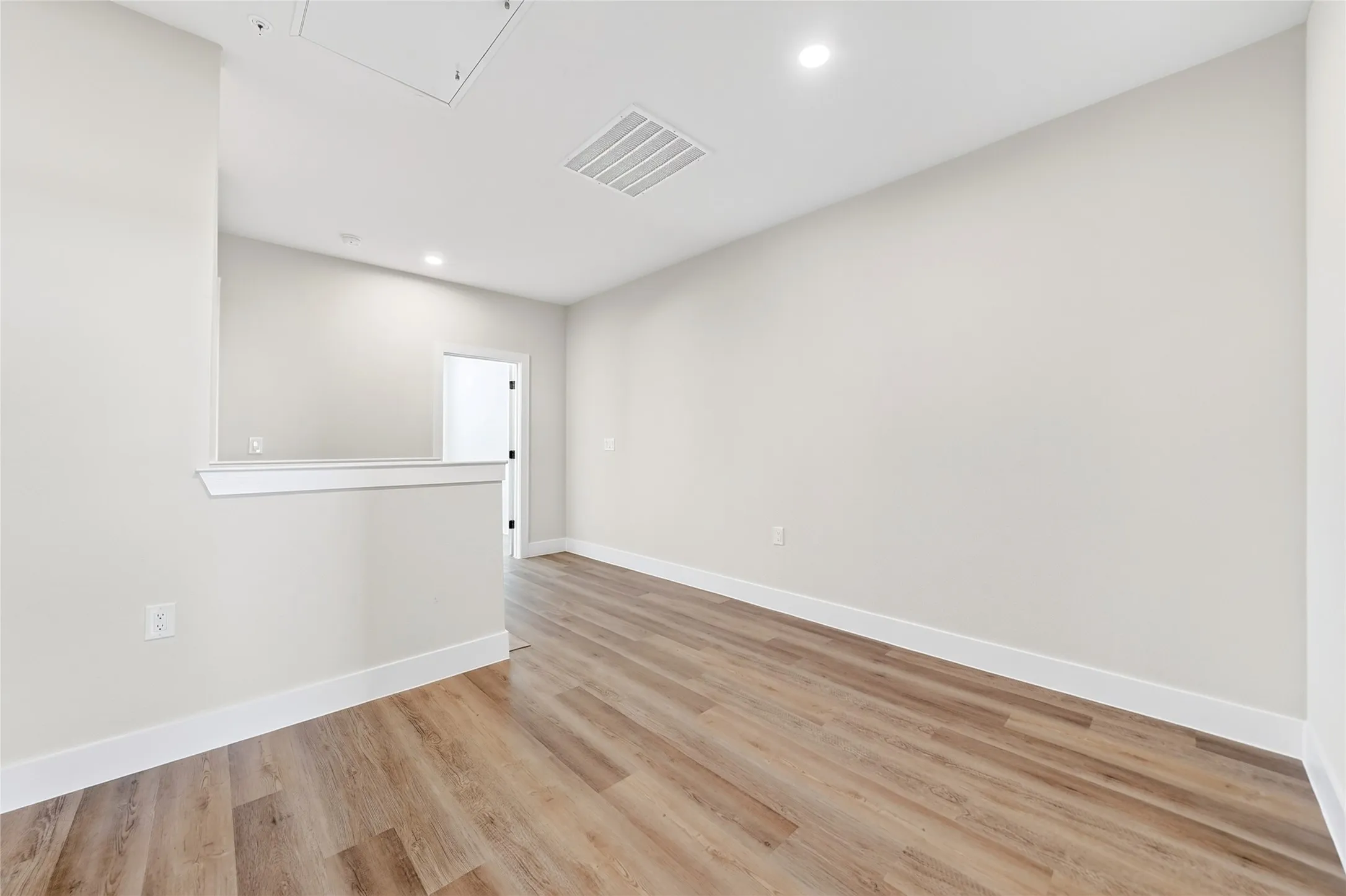 Townhouse For Rent in Collin County , 221 Melody Lane, Melissa, Texas 75454, 3 Bedroom, 3 Bathroom, 2 Garage spaces, 1,798 Sqft, built in 2026, mls#21360880, Real Estate Agent in Melissa, Homes For Rent in Collin county, Homes For Rent in Melissa, Realtor in Melissa Texas, Real Estate Brokerage Independent Realty Texas, Luminita Cordes Realtor