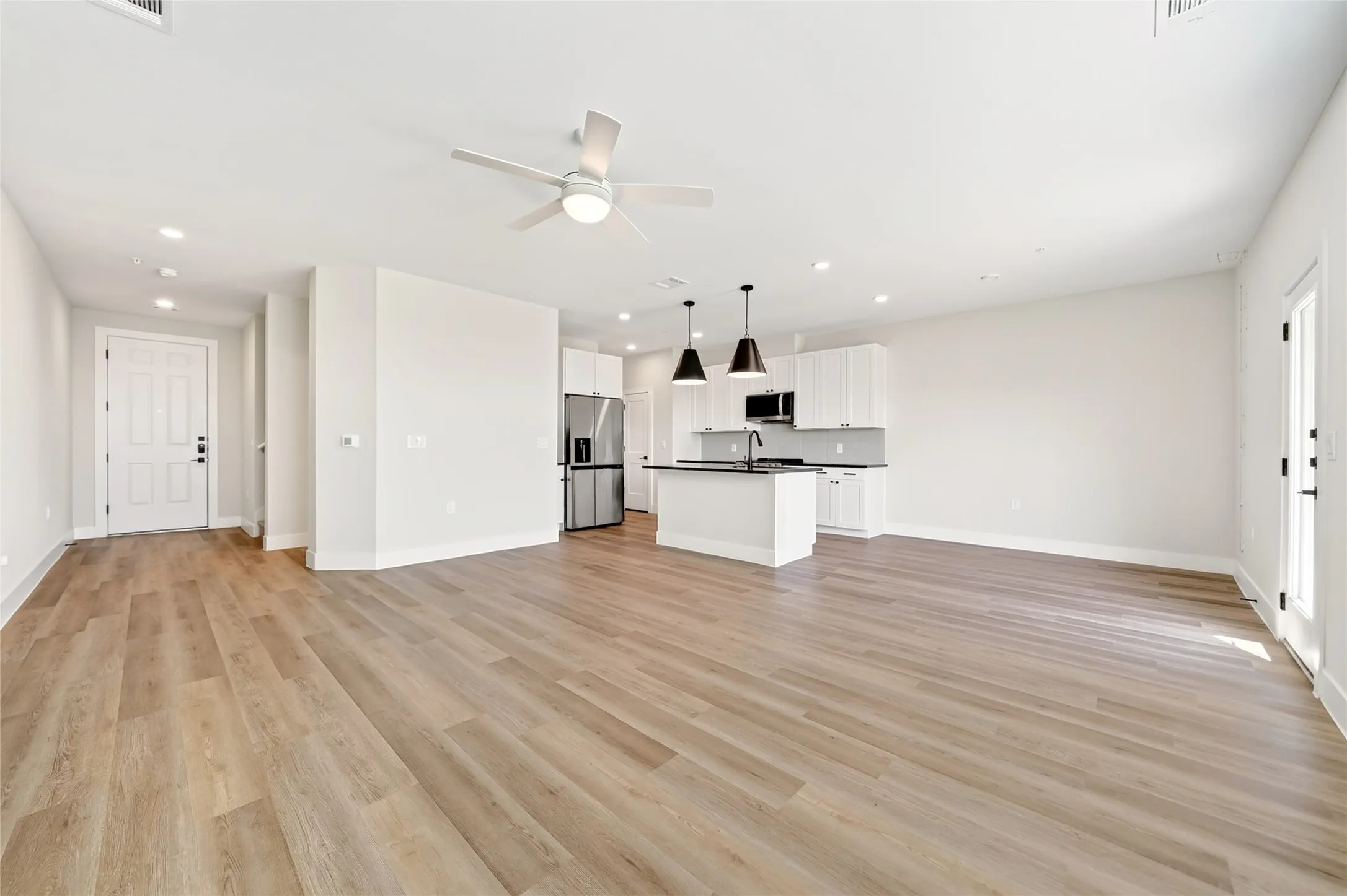 Townhouse For Rent in Collin County , 221 Melody Lane, Melissa, Texas 75454, 3 Bedroom, 3 Bathroom, 2 Garage spaces, 1,798 Sqft, built in 2026, mls#21360880, Real Estate Agent in Melissa, Homes For Rent in Collin county, Homes For Rent in Melissa, Realtor in Melissa Texas, Real Estate Brokerage Independent Realty Texas, Luminita Cordes Realtor